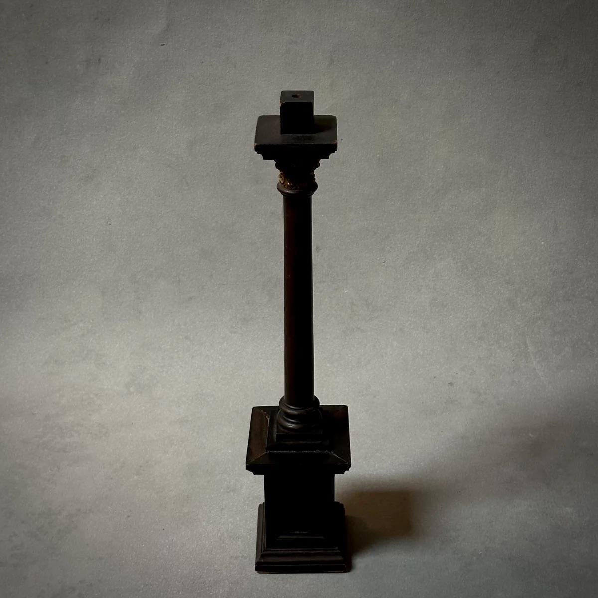 Modello di colonna in legno della fine del XIX secolo proveniente dalla Francia In condizioni buone in vendita a Los Angeles, CA
