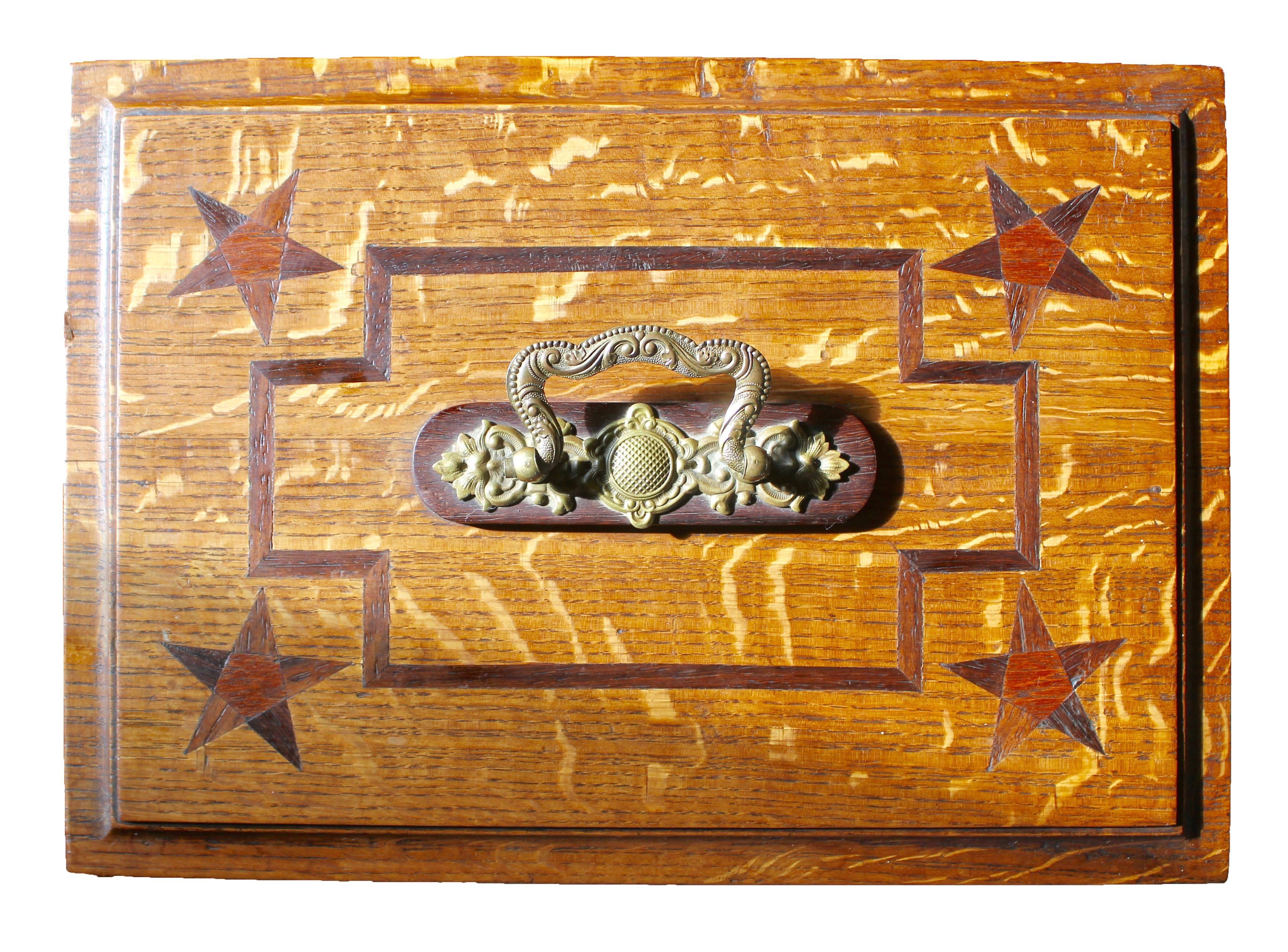 Late 19th Century Wooden Oak Box with Inlay Works, Austria, circa 1890 In Good Condition In Verviers, BE