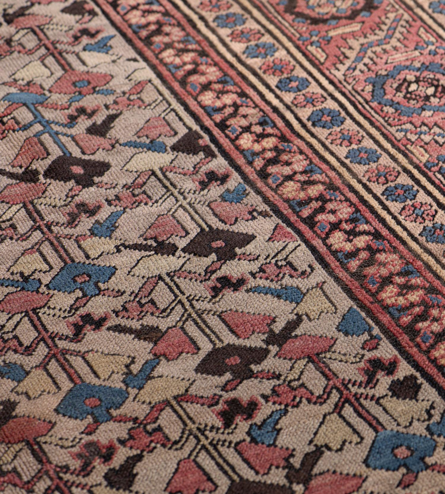 Hand-Woven Late 19th Century Wool Bakhshaish Rug from North West Persia For Sale