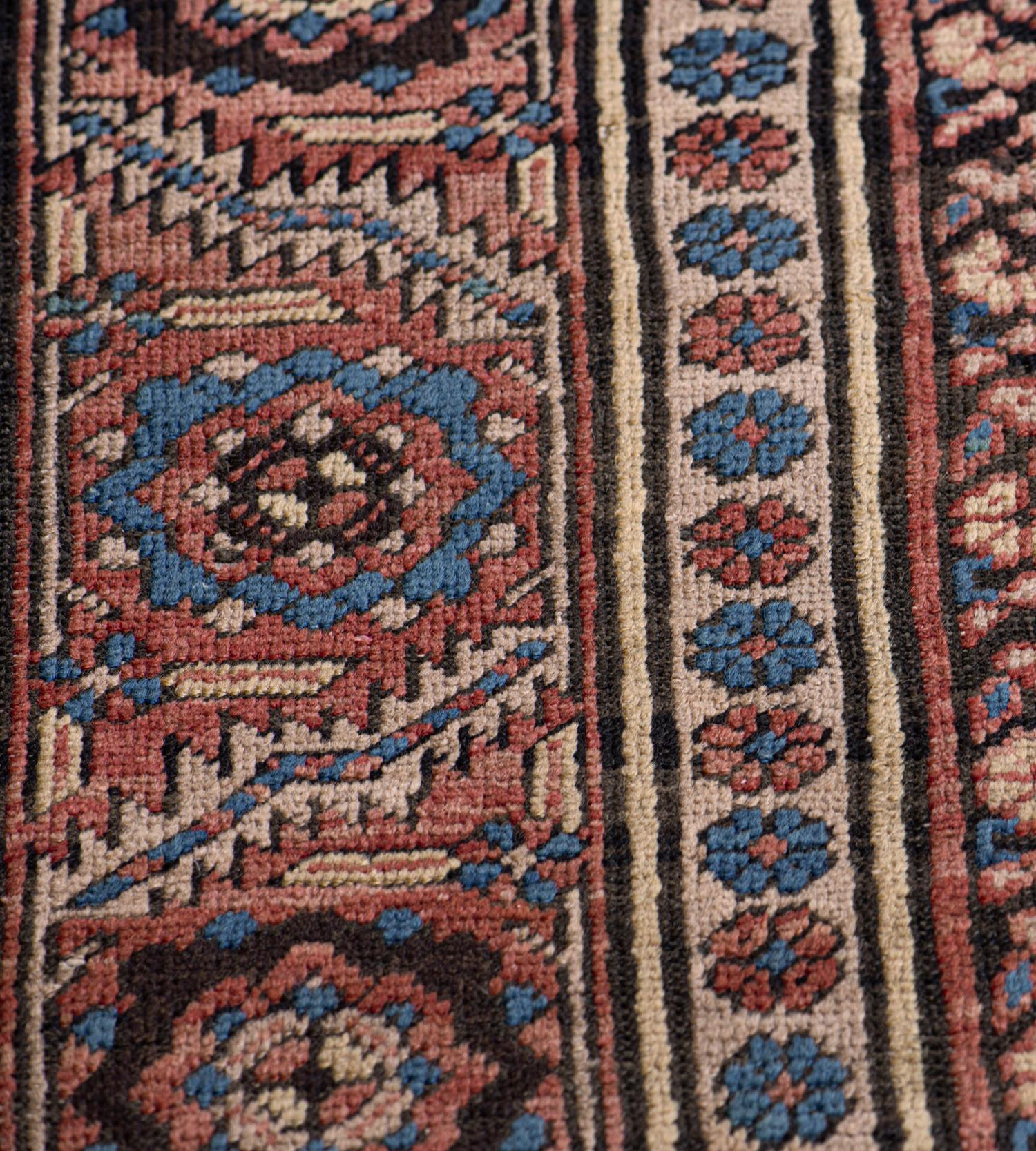 Late 19th Century Wool Bakhshaish Rug from North West Persia In Good Condition For Sale In West Hollywood, CA