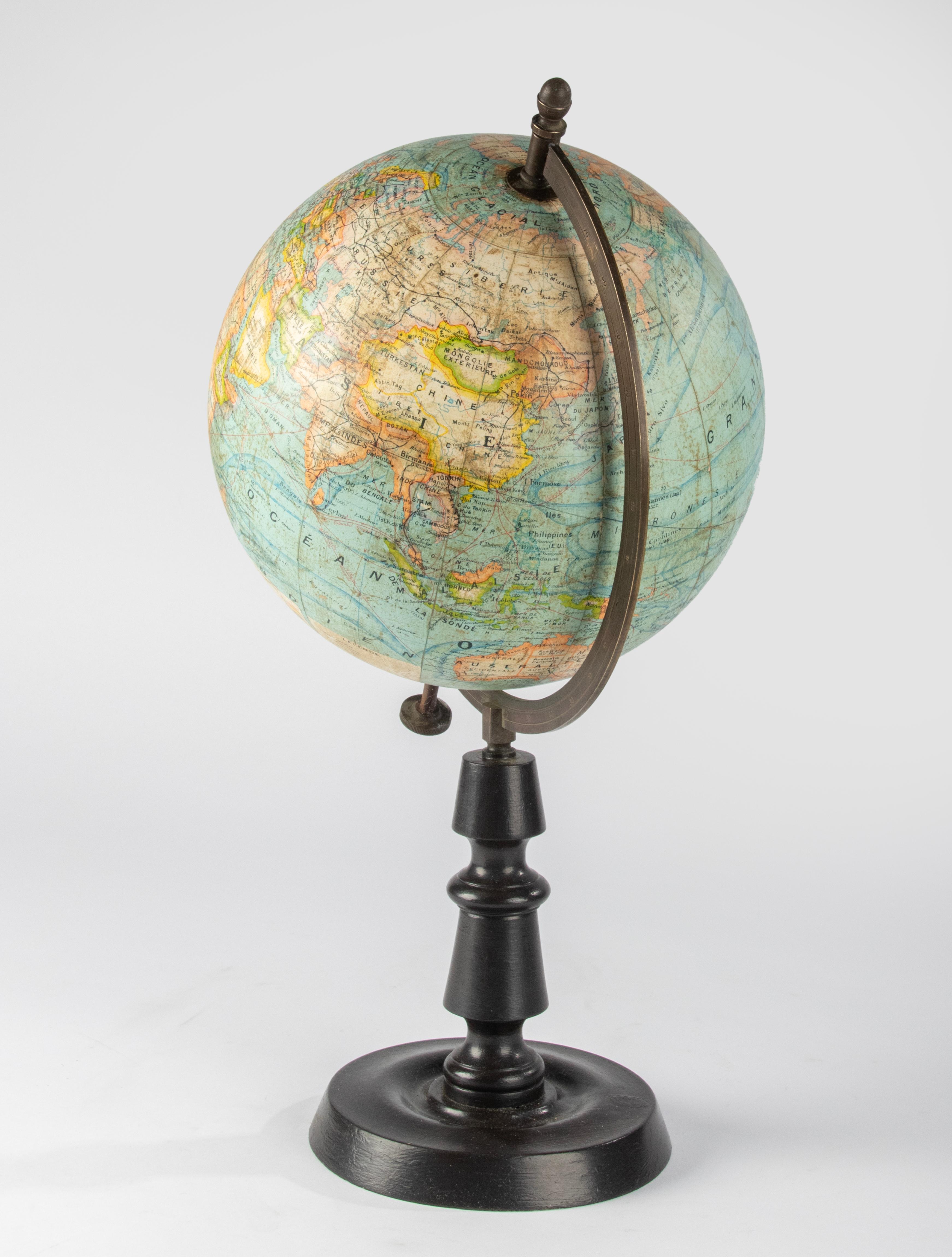 World Globe des späten 19. Jahrhunderts – herausgegeben von J. Forest Paris – Globe Terrestre 7