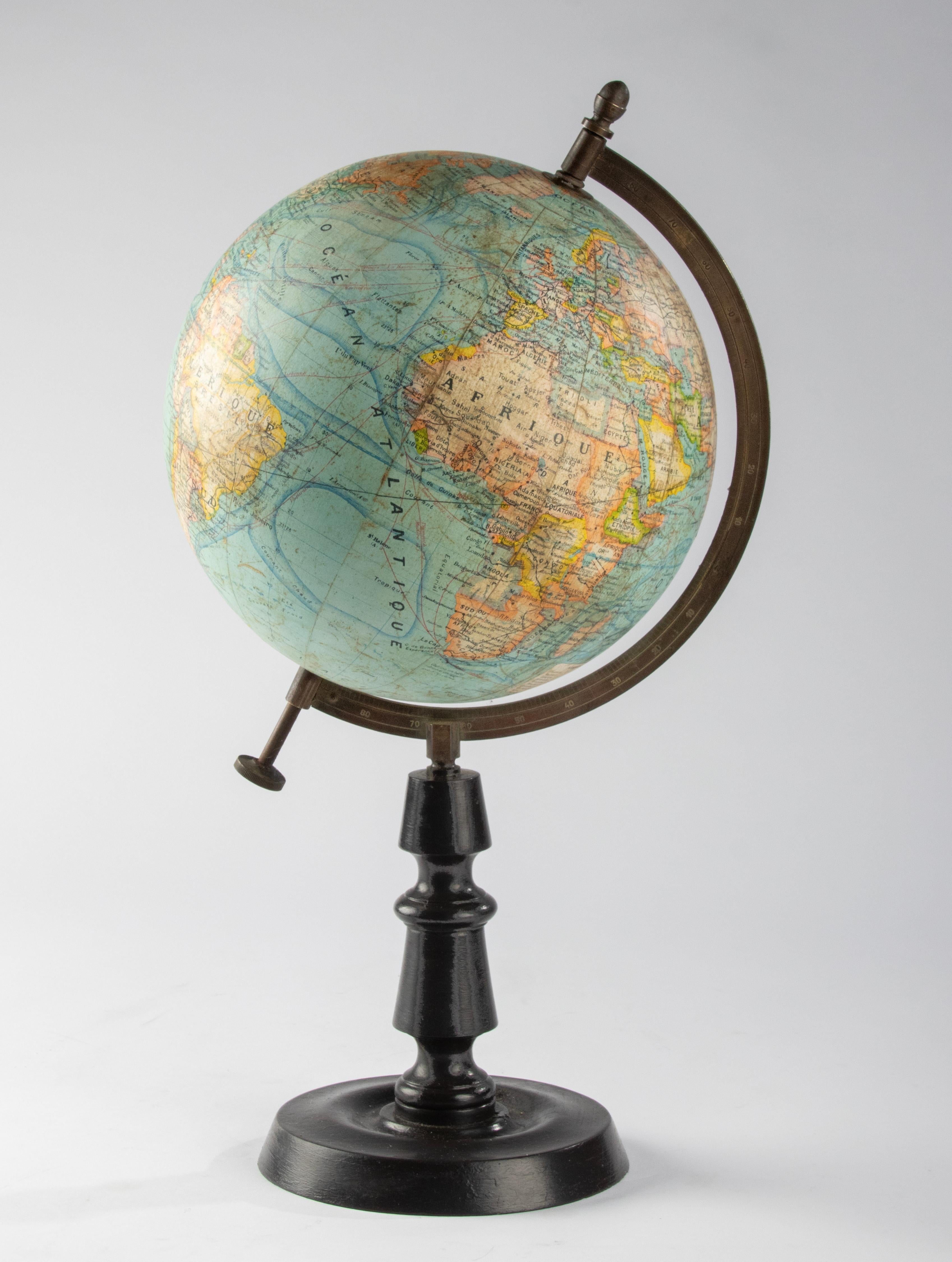 World Globe des späten 19. Jahrhunderts – herausgegeben von J. Forest Paris – Globe Terrestre 11
