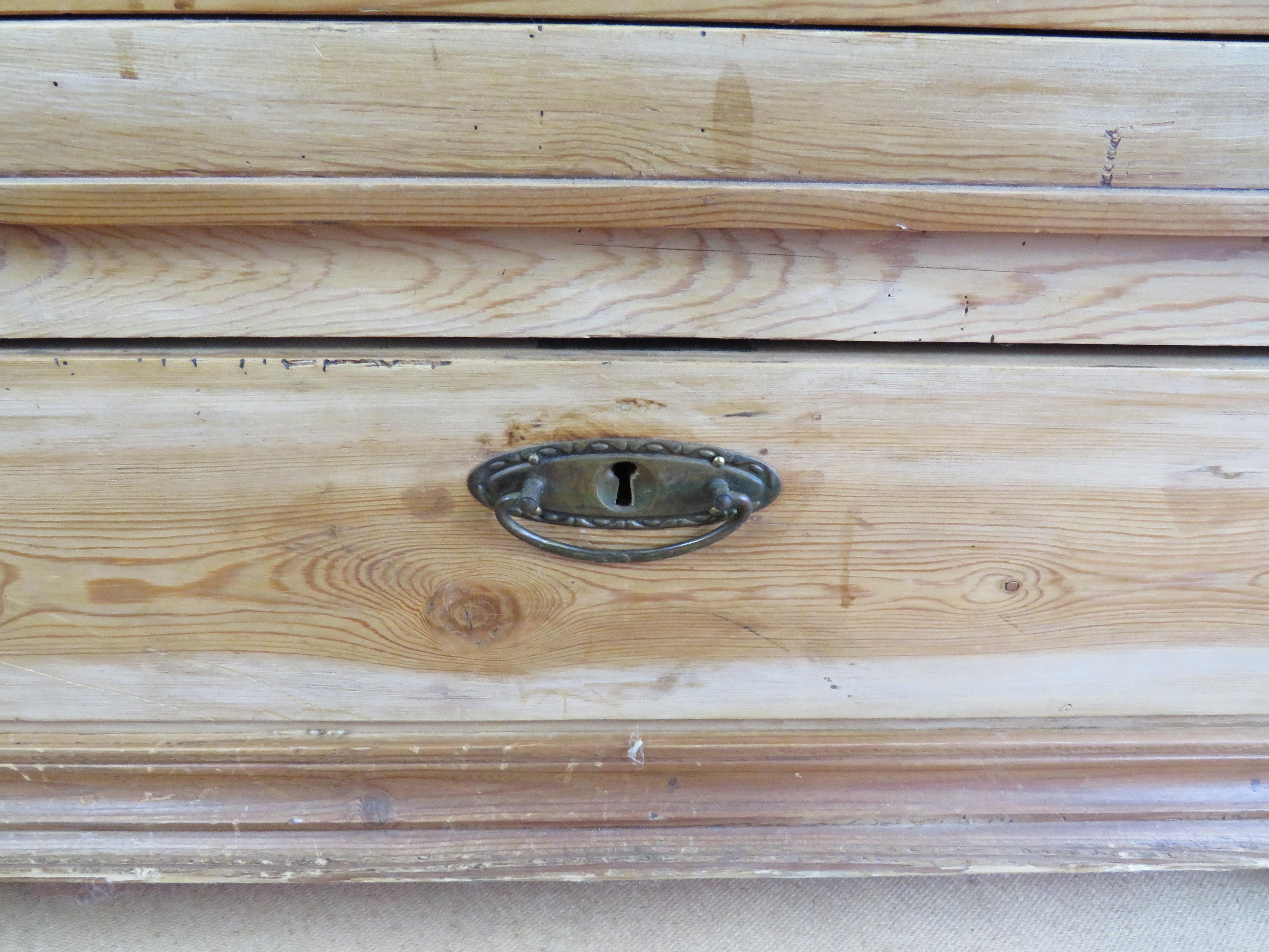 Late 19th Century Yellow Pine Armoire with Single Door and Lower Drawer 2