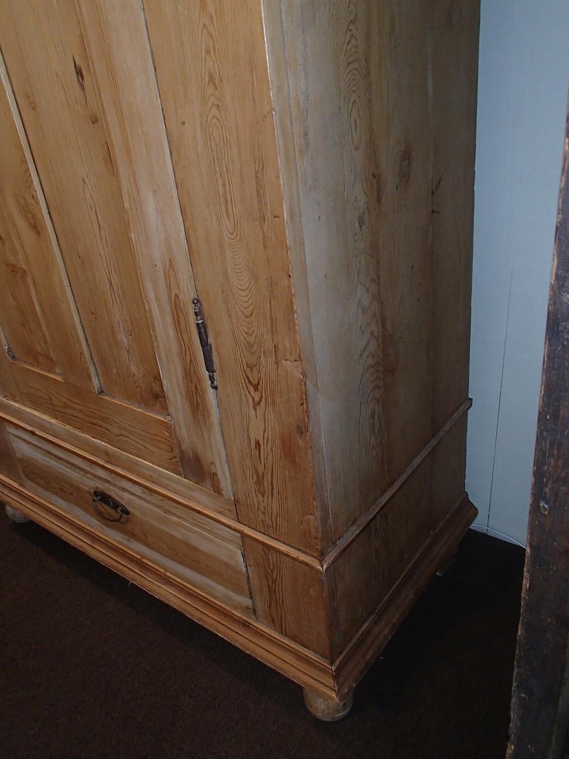 Late 19th Century Yellow Pine Armoire with Single Door and Lower Drawer 3