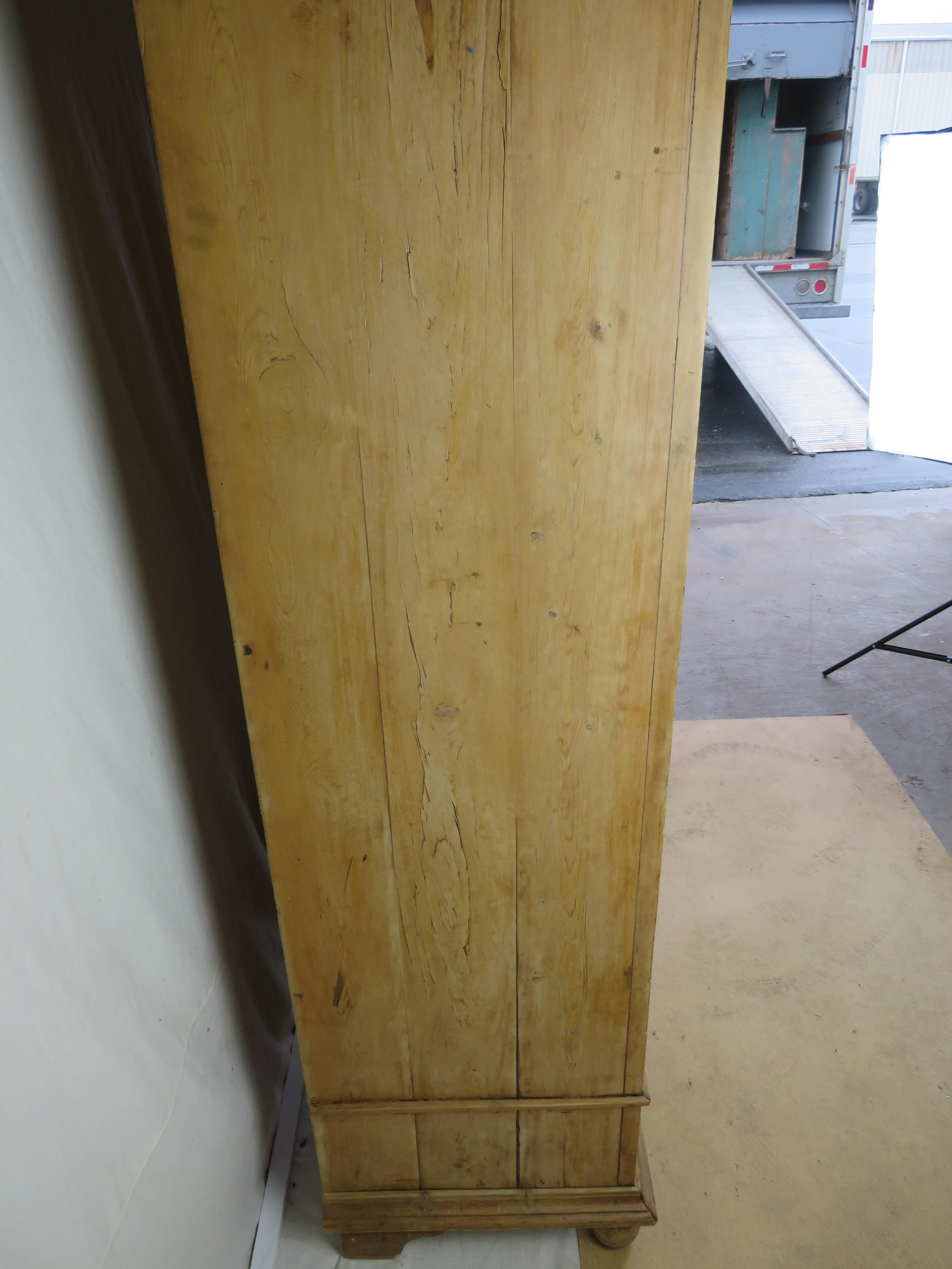 Late 19th Century Yellow Pine Armoire with Single Door and Lower Drawer 4