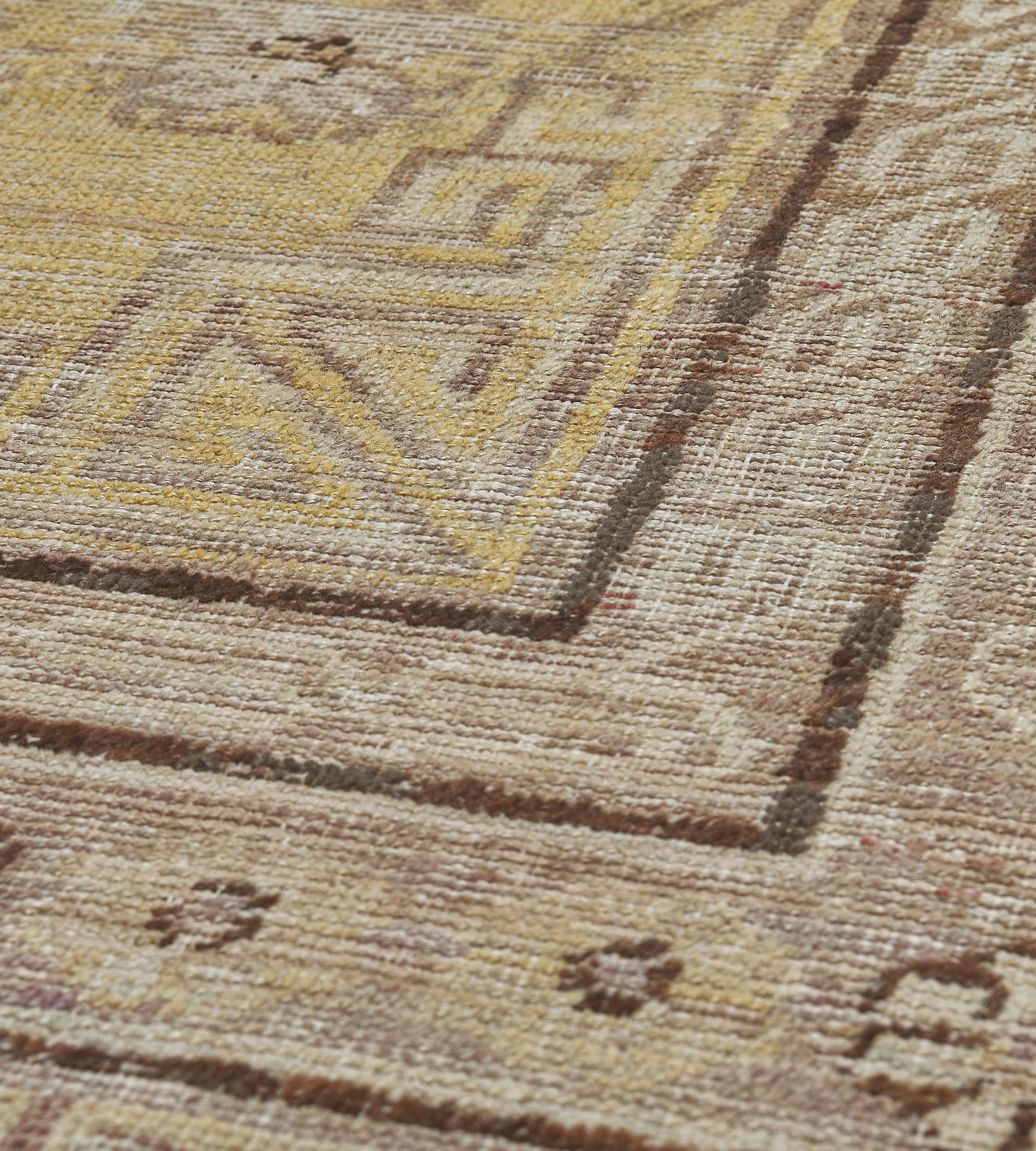 Late 19th Century Yellow Wool Khotan Rug from East Turkestan For Sale 3