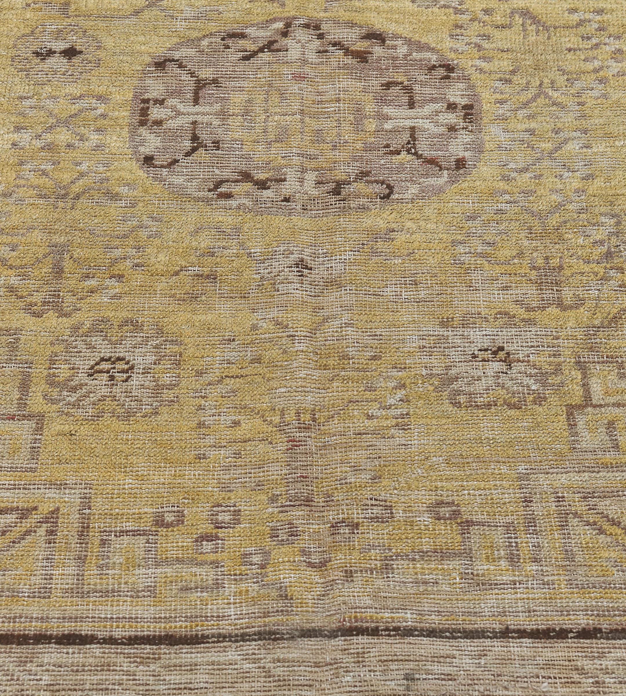 Late 19th Century Yellow Wool Khotan Rug from East Turkestan For Sale 4