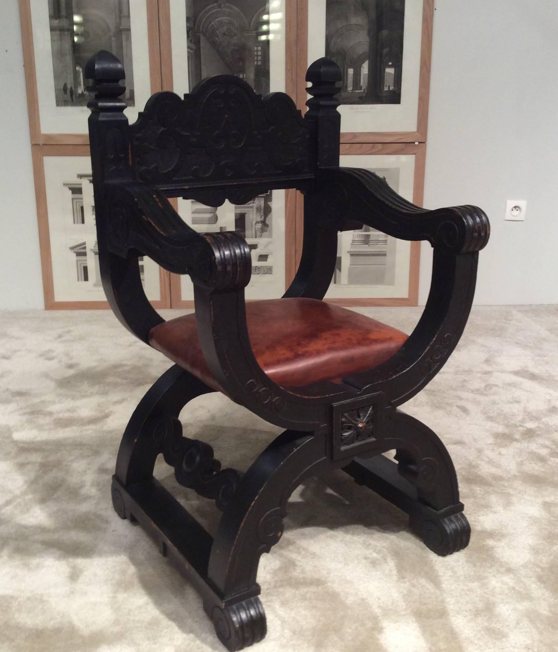 Late 19th-early 20th century, very elegant pair of Dagobert seats in oak.
Black patinated. Brown leather seat.