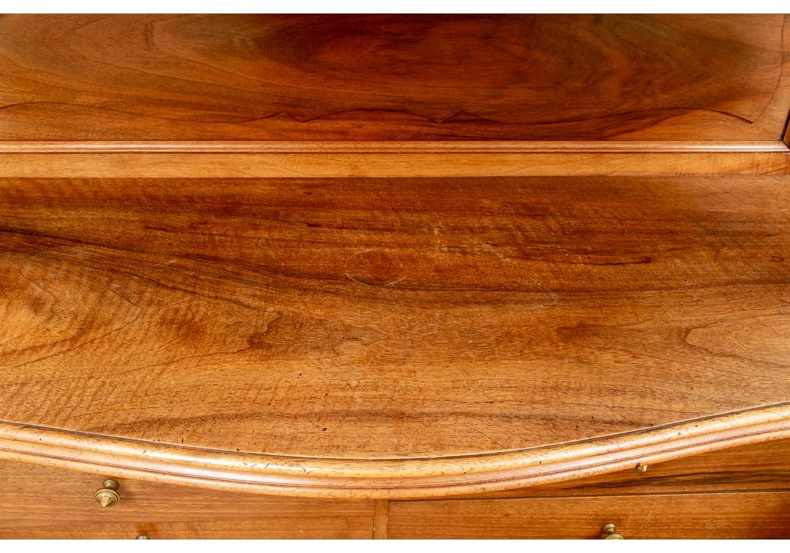 Spätes 19. - frühes 20. Jh. Französischer Serverschrank mit Marmorplatte aus Nussbaum im Angebot 4