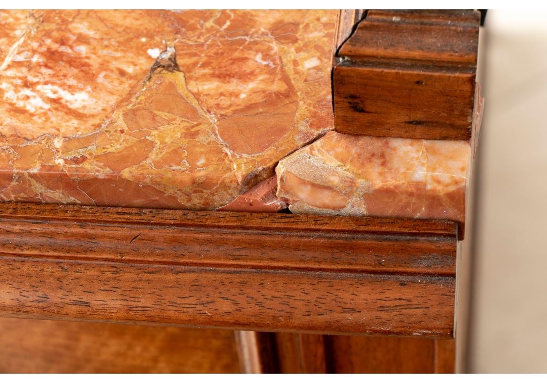 Spätes 19. - frühes 20. Jh. Französischer Serverschrank mit Marmorplatte aus Nussbaum im Angebot 8