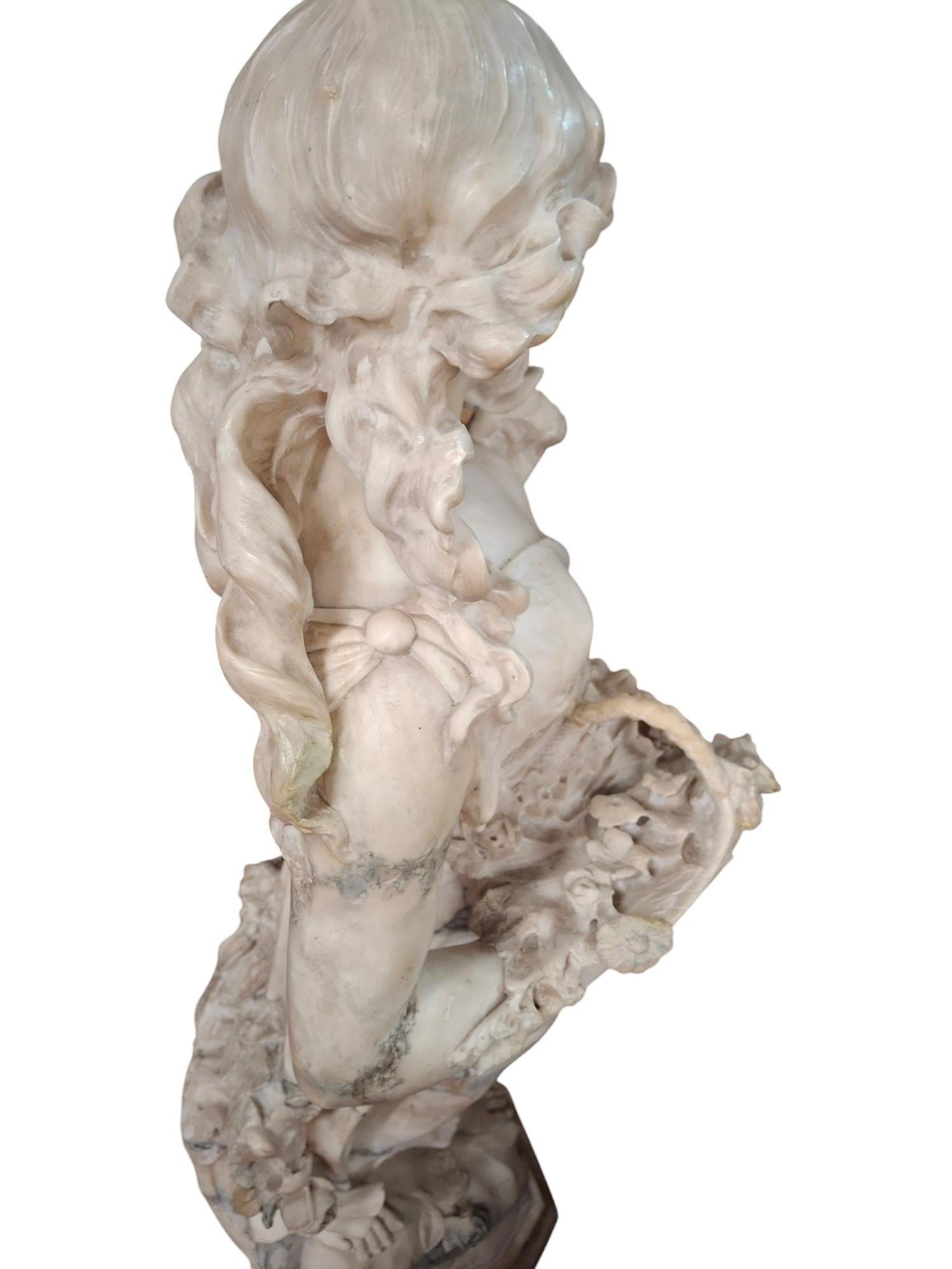 Statua in alabastro francese della fine del XIX-inizio del XX secolo in vendita 11