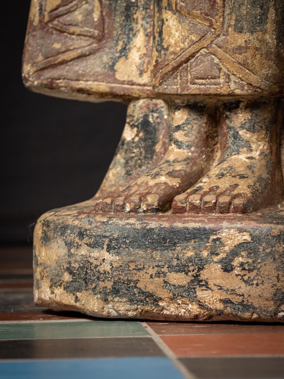 Fin 19e / début 20e siècle Bouddha birman debout en grès ancien en vente 5