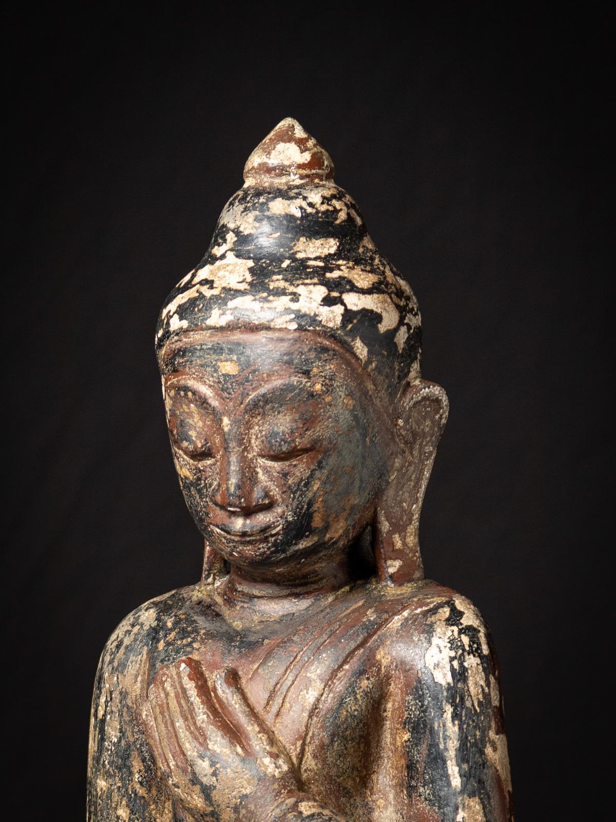 Grès Fin 19e / début 20e siècle Bouddha birman debout en grès ancien en vente