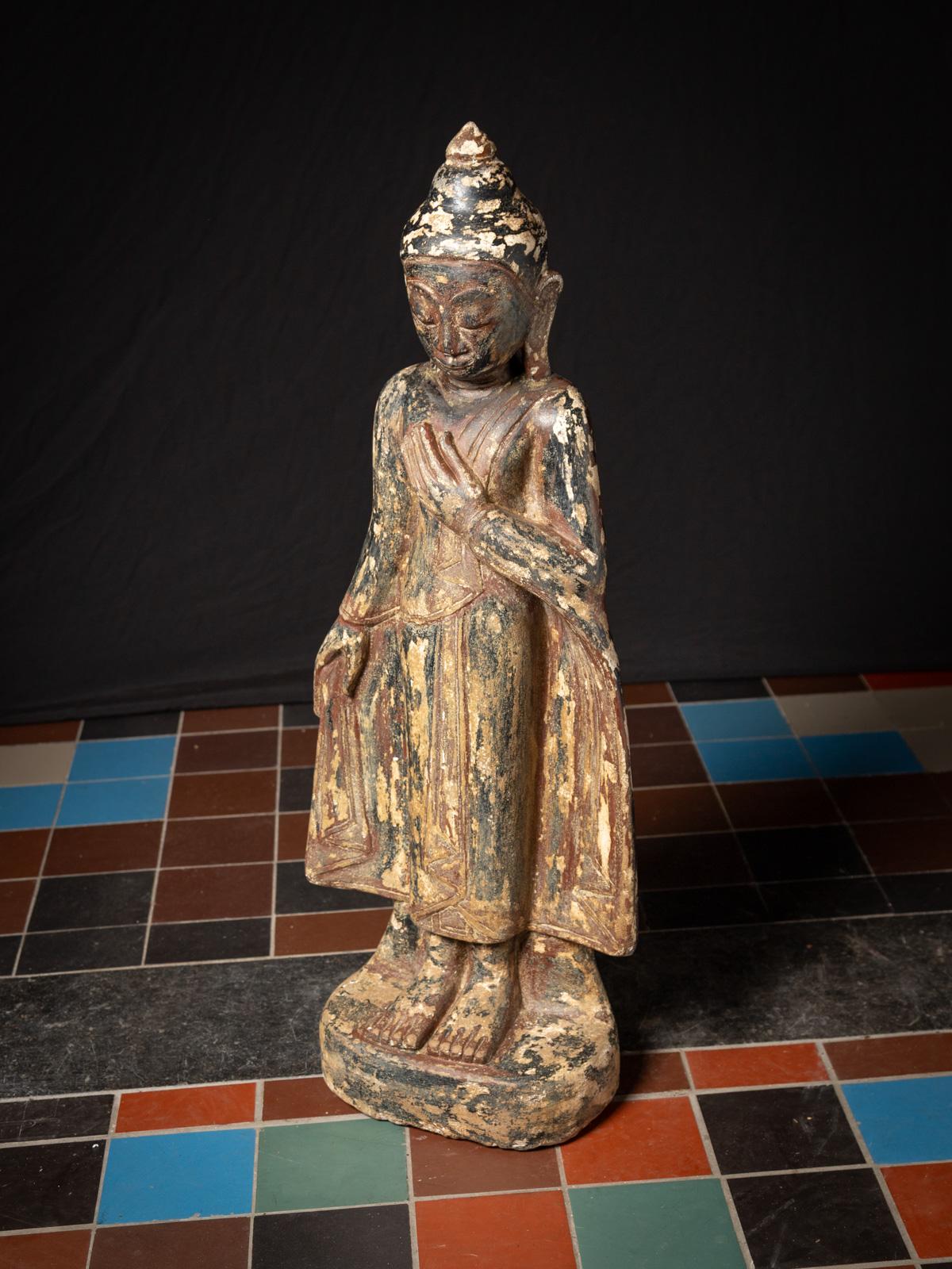 Fin 19e / début 20e siècle Bouddha birman debout en grès ancien en vente 1