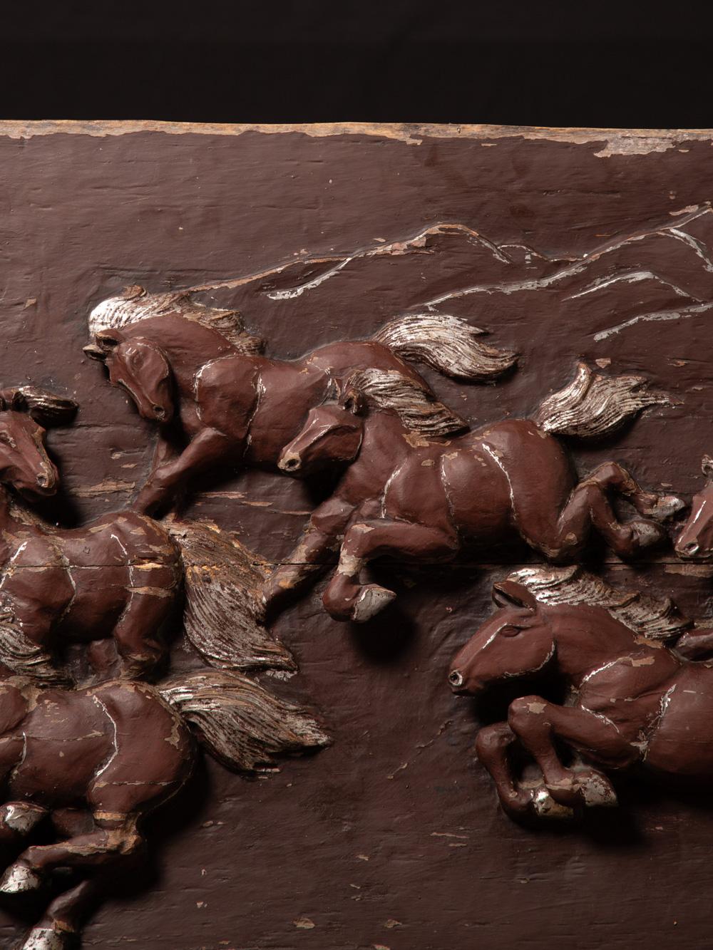 Late 19th / early 20th century Antique wooden Panel, horses in Feng Shui style In Good Condition For Sale In DEVENTER, NL