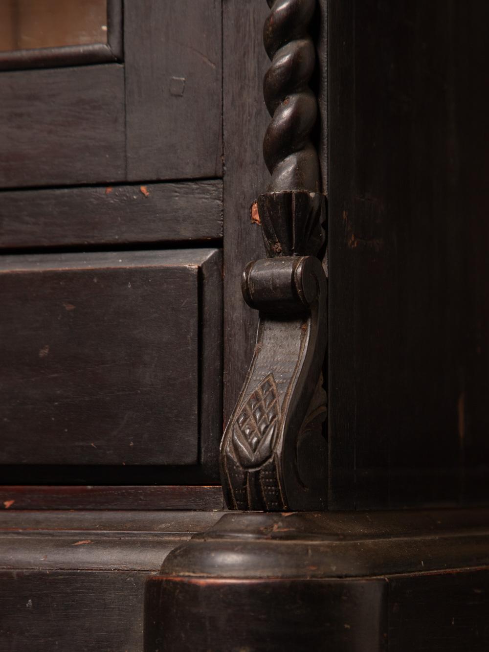 Late 19th / early 20th century Antique wooden Temple cabinet - Original Buddhas For Sale 8