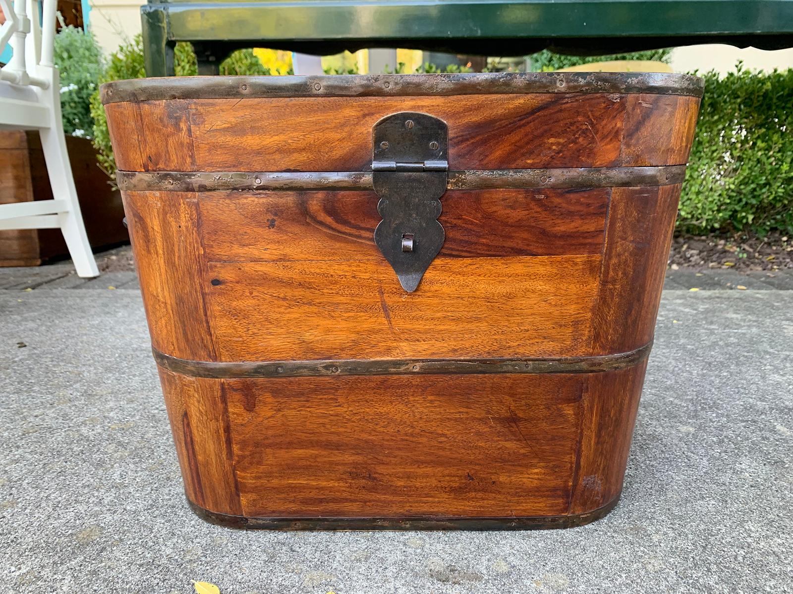 Late 19th-early 20th century camphor wood box, circa 1900.
Campaign style.