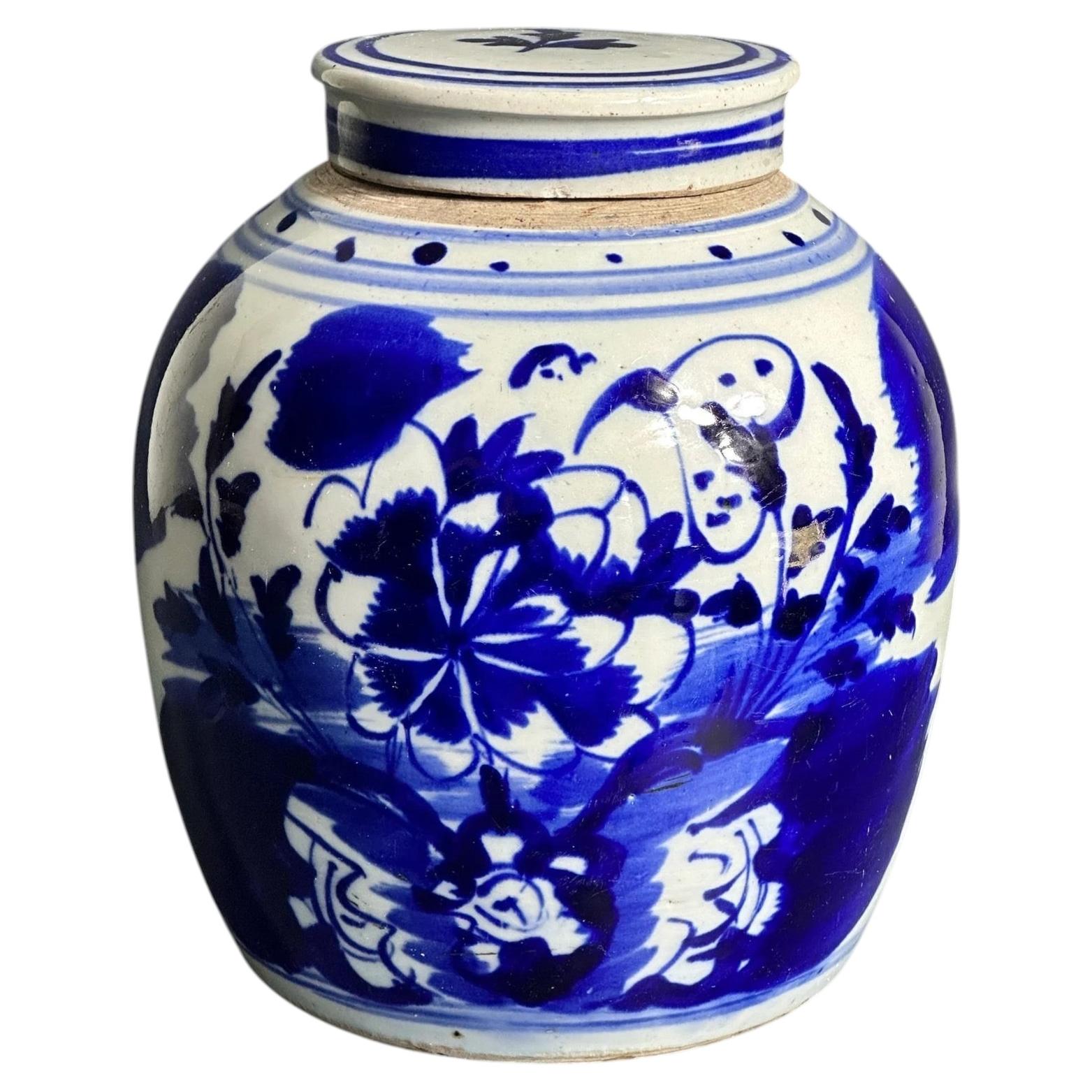 Late 19th-Early 20th Century Chinese Blue and White Ginger Jar with Original Lid