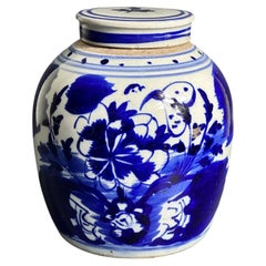 Late 19th-Early 20th Century Chinese Blue and White Ginger Jar with Original Lid