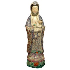 Chinesische handverzierte Porzellanfigur aus dem späten 19. und frühen 20.
