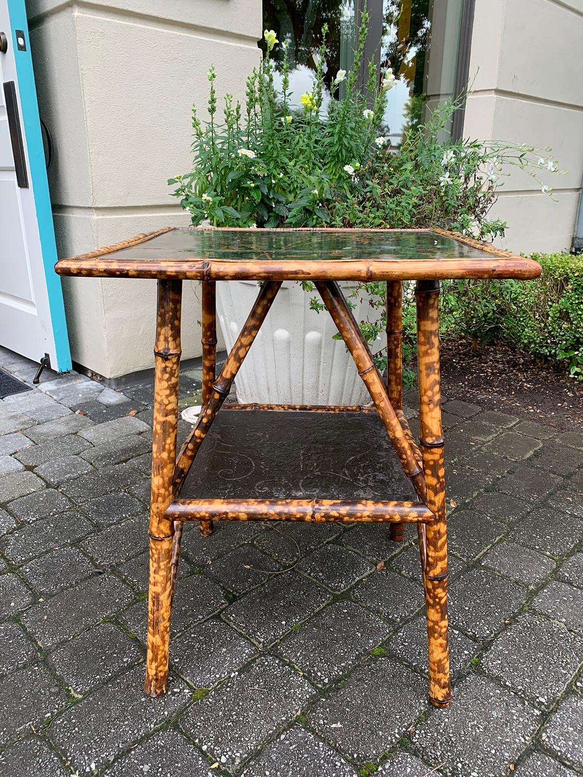 Late 19th-Early 20th Century English Bamboo and Lacquered Chinoiserie Side Table In Good Condition In Atlanta, GA