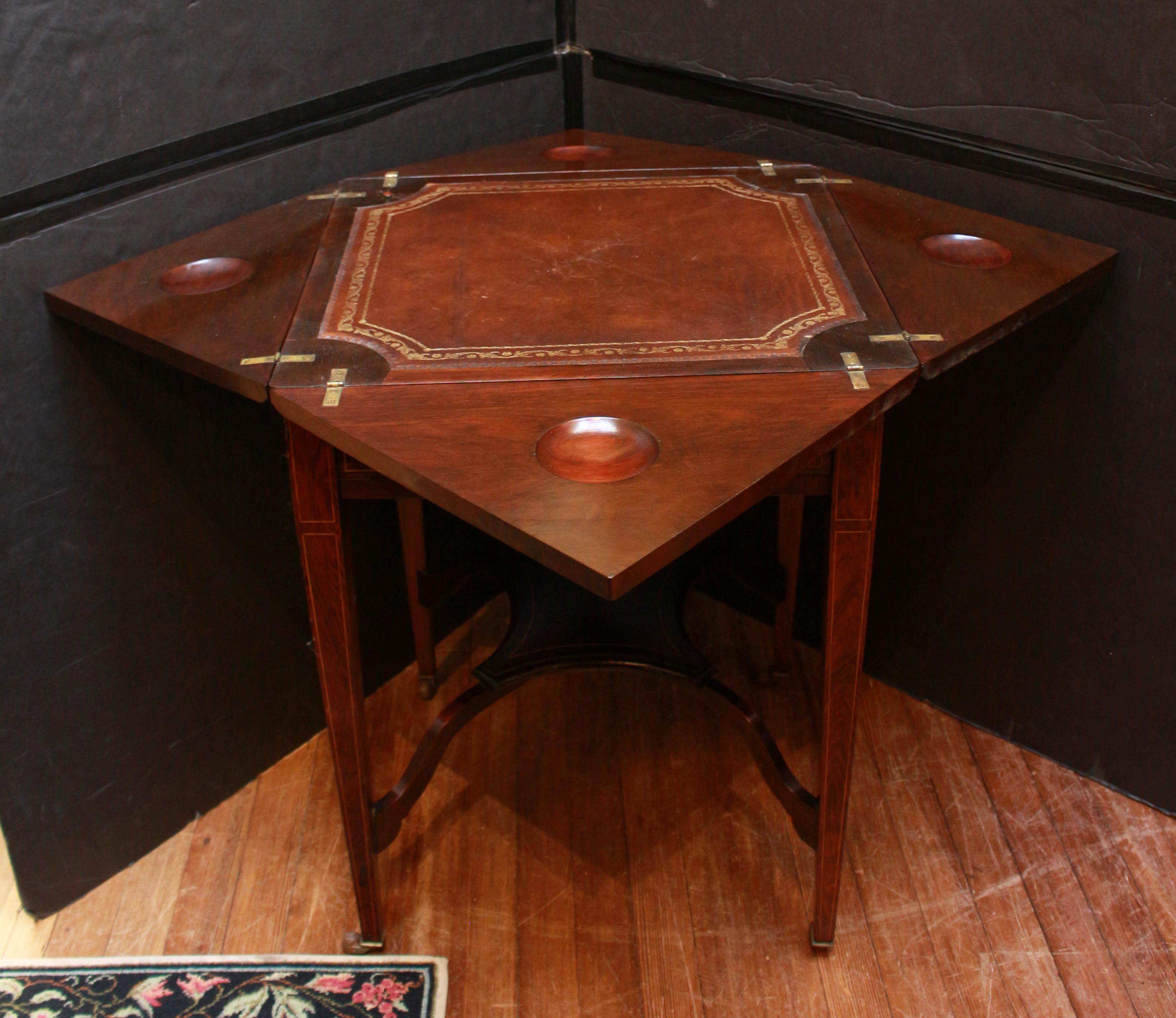Late 19th-Early 20th Century English Handkerchief Form Games Table In Good Condition For Sale In Chapel Hill, NC