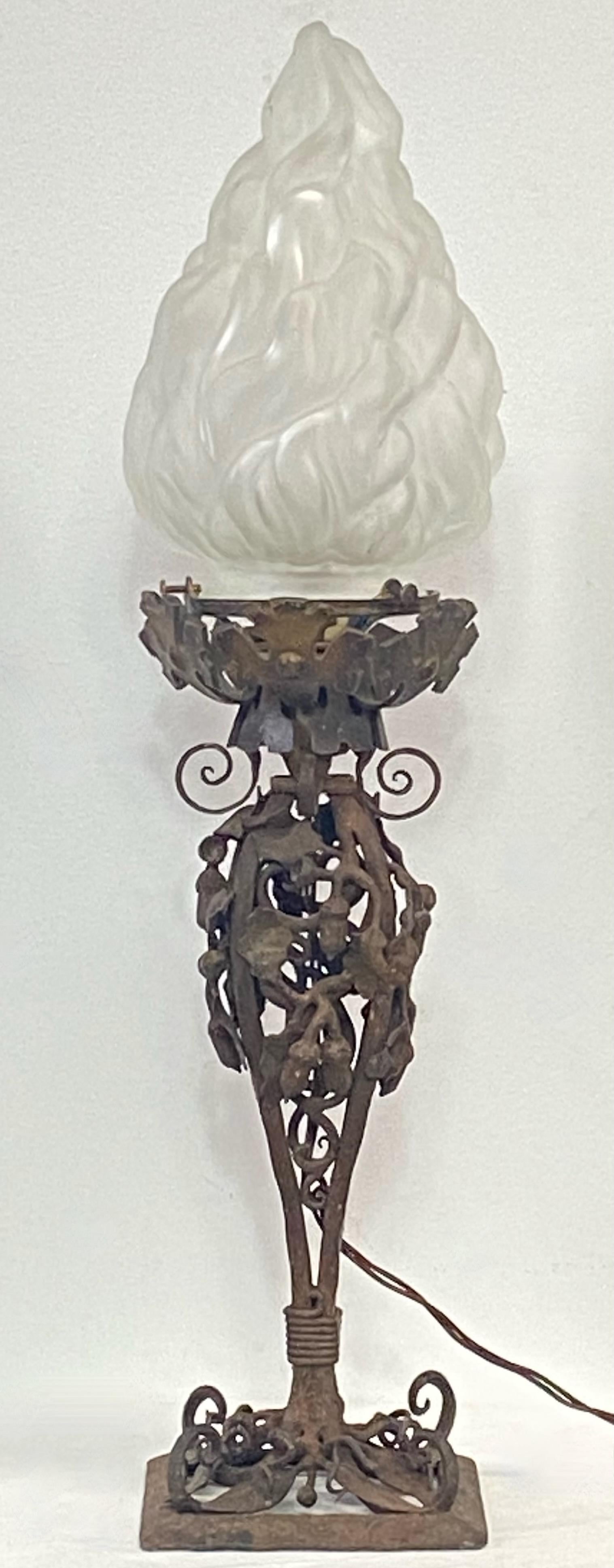 Lámpara de mesa Art Nouveau francesa de finales del siglo XIX / principios del XX Hecho a mano en venta