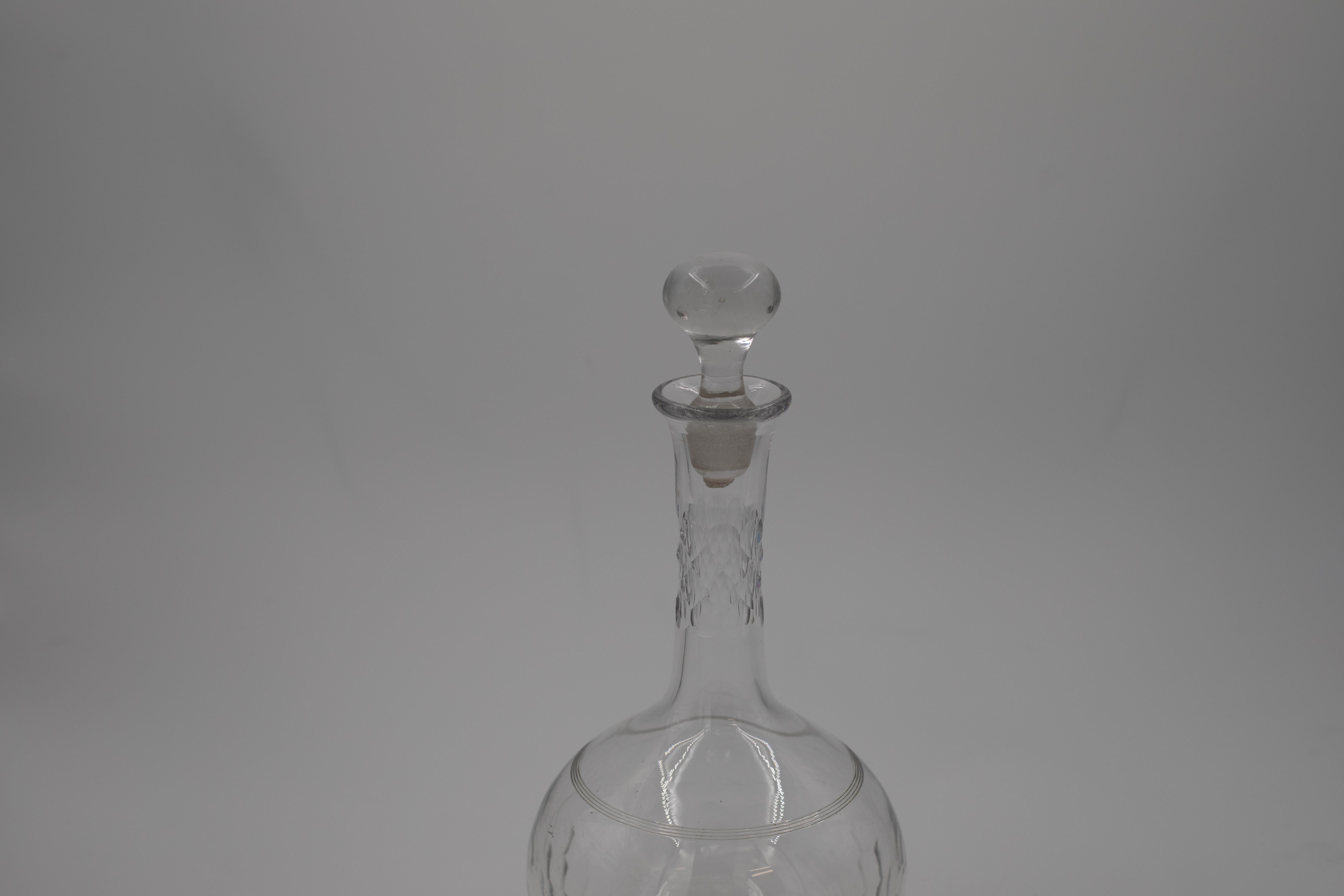 Verre Carafe en verre soufflé à la main de la fin du 19e siècle au début du 20e siècle en vente