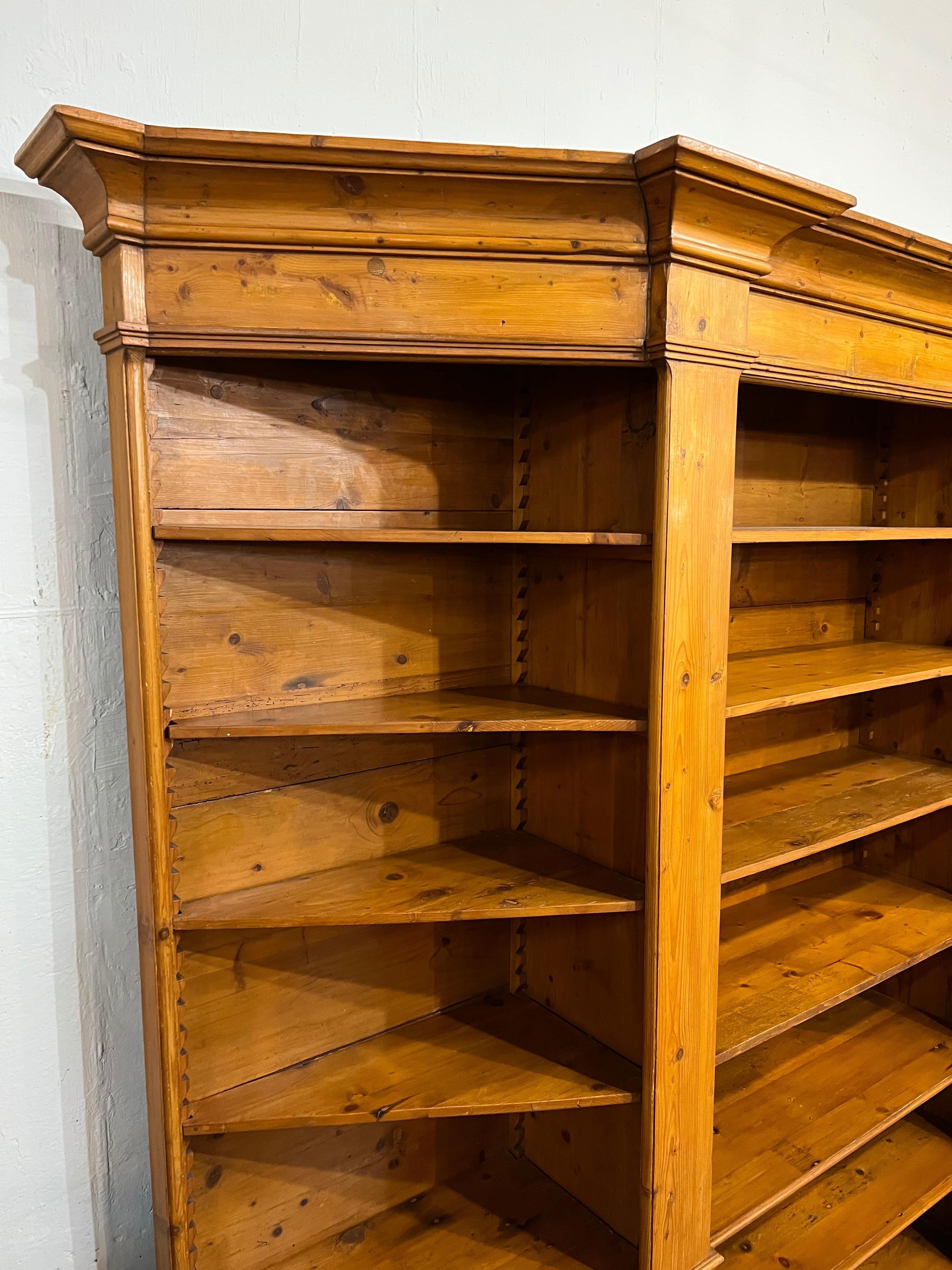 Late 19th - Early 20th Century Italian Bibliotheque For Sale 5