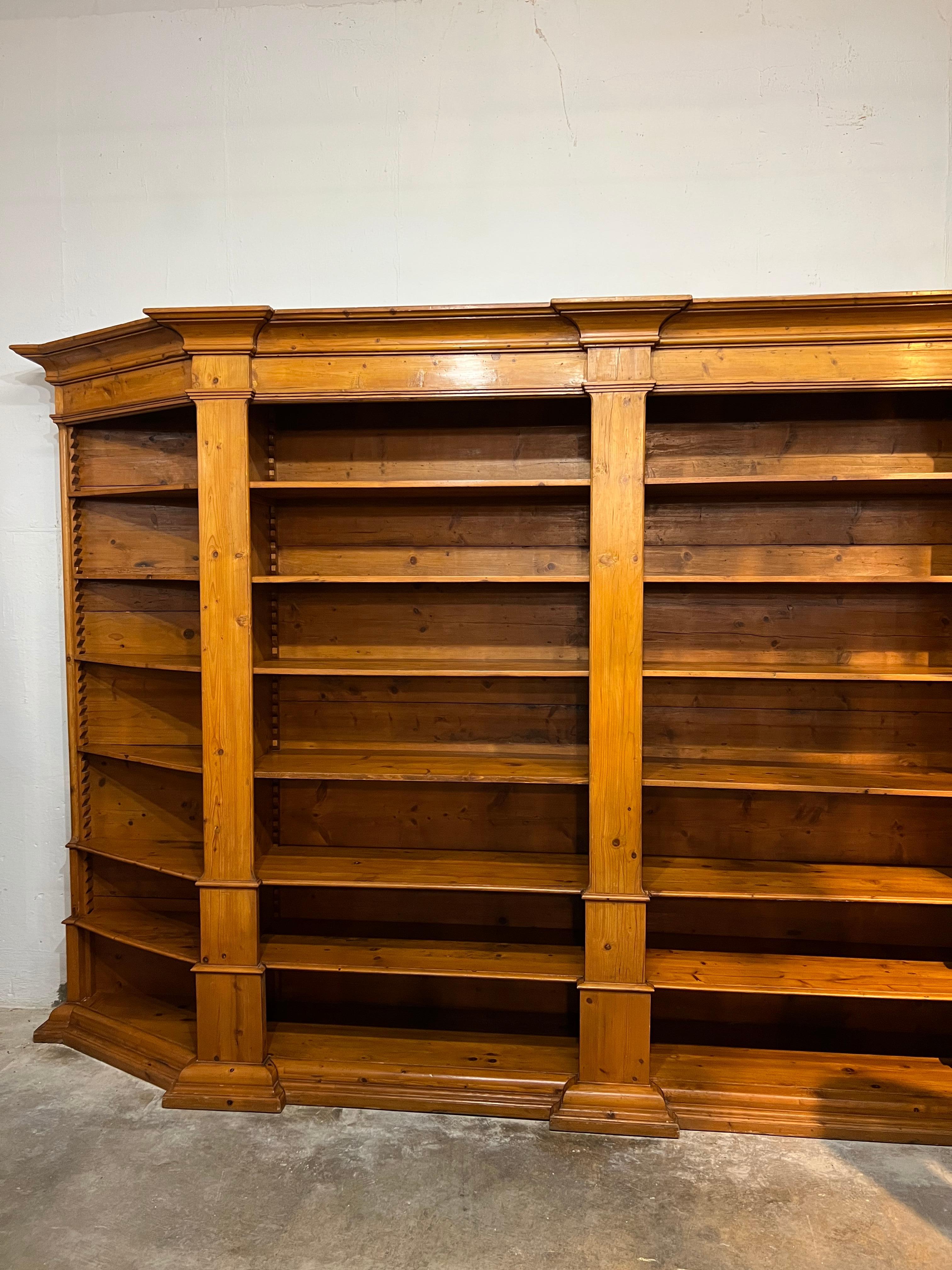 Late 19th - Early 20th Century Italian Bibliotheque For Sale 1