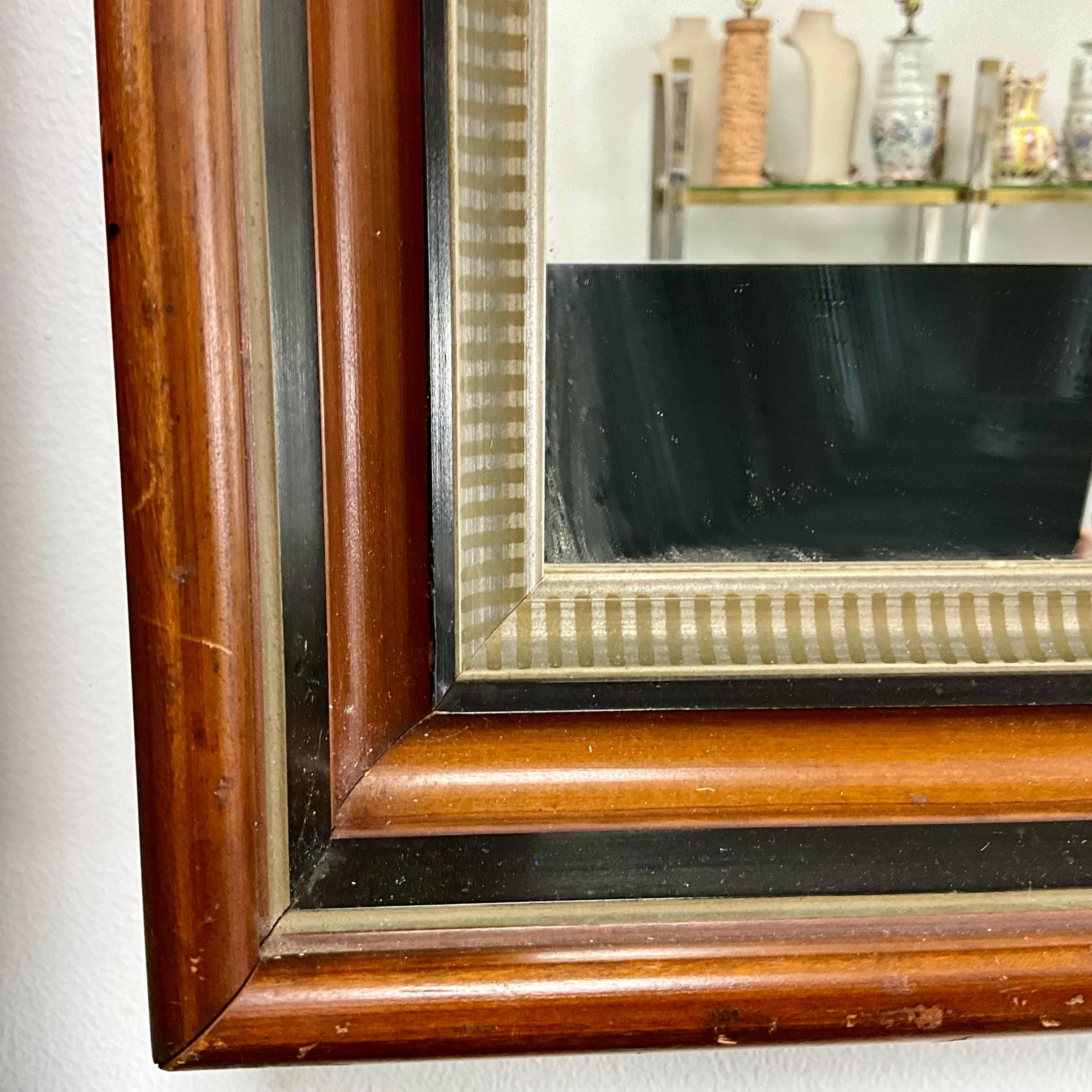 Empire américain Miroir de la fin du 19e siècle/début du 20e siècle avec cadre en bois orné en vente