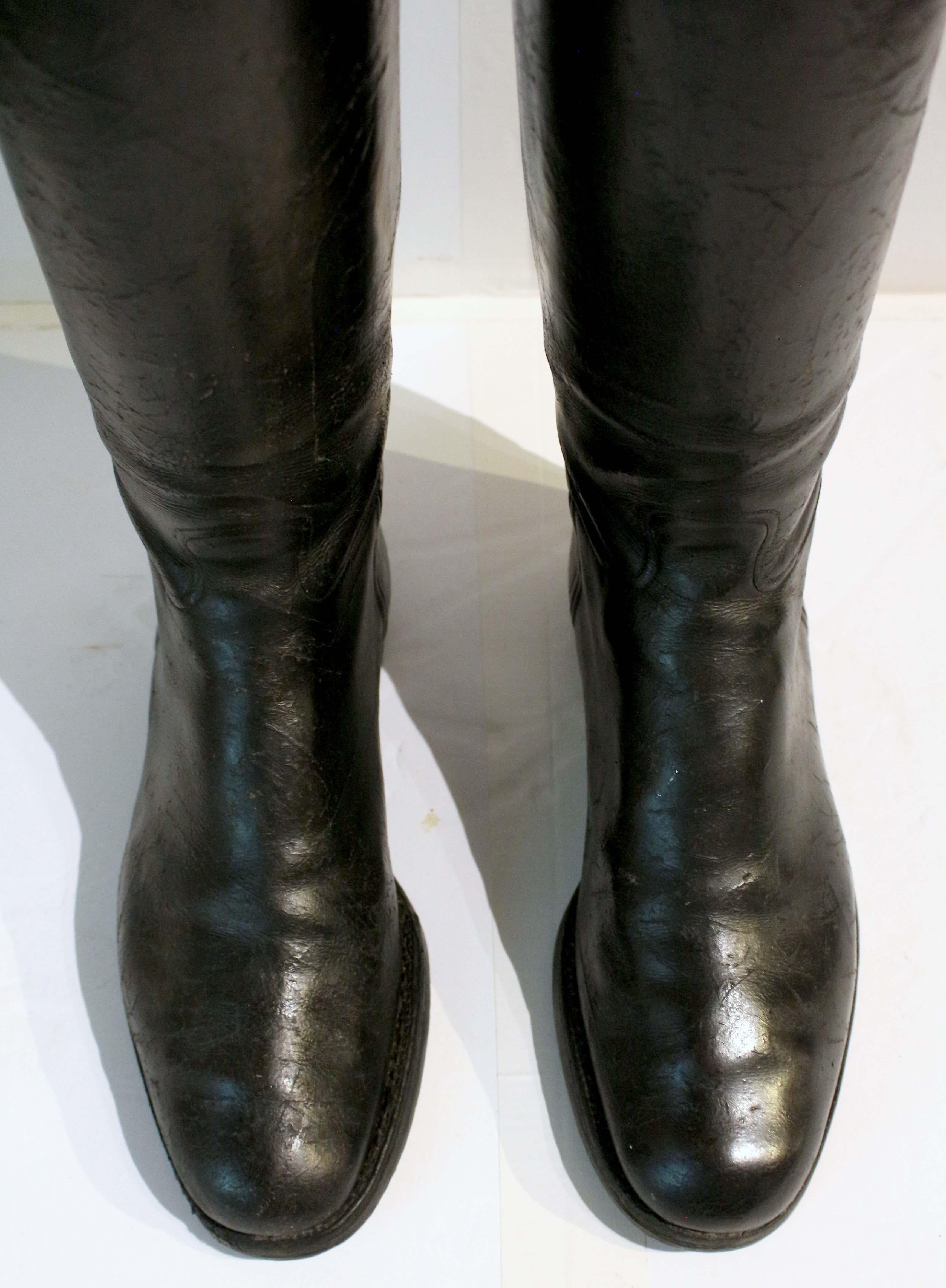 Late 19th-Early 20th Century Pair of English Leather Riding Boots 4