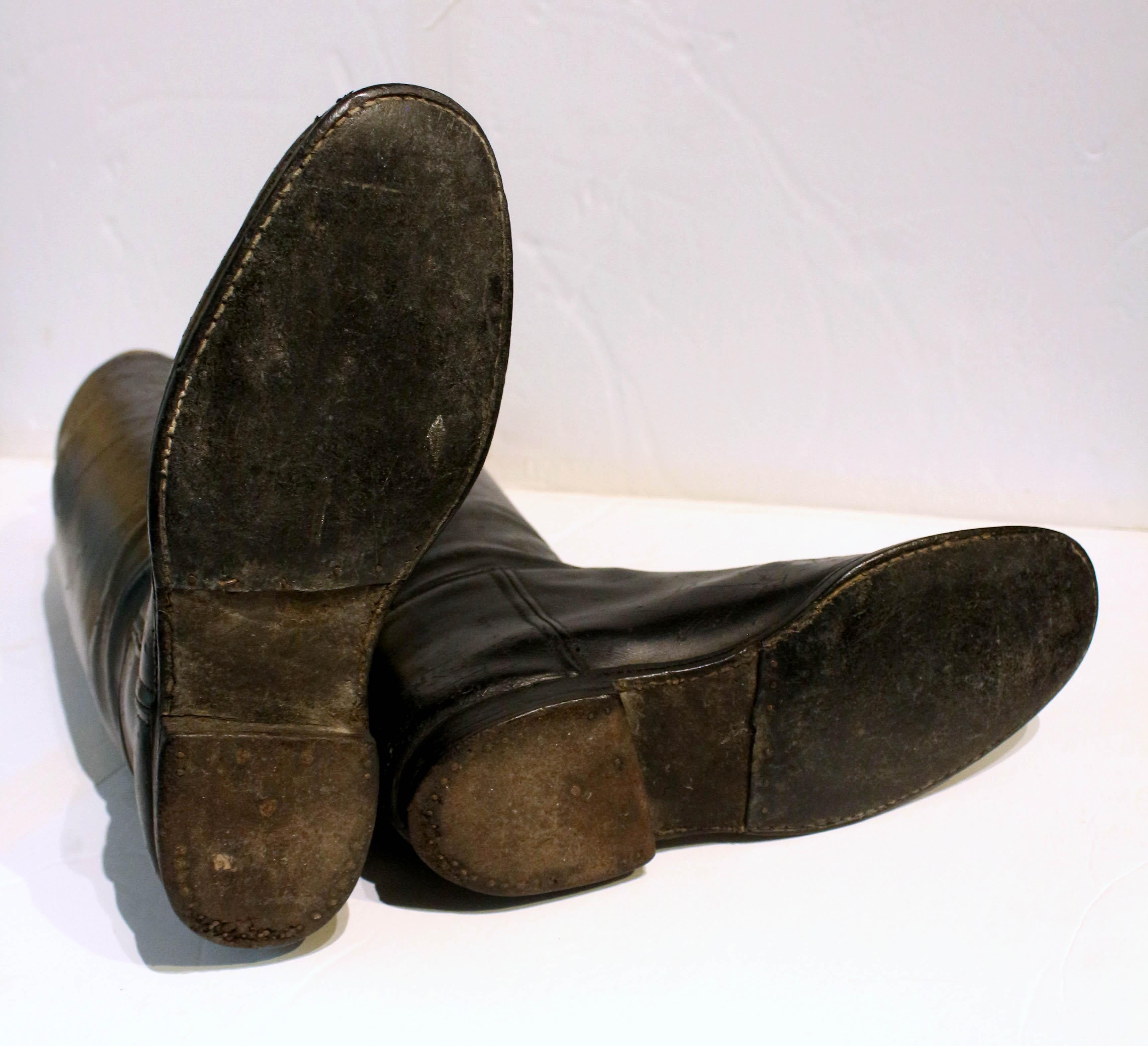 Late 19th-Early 20th Century Pair of English Leather Riding Boots 5