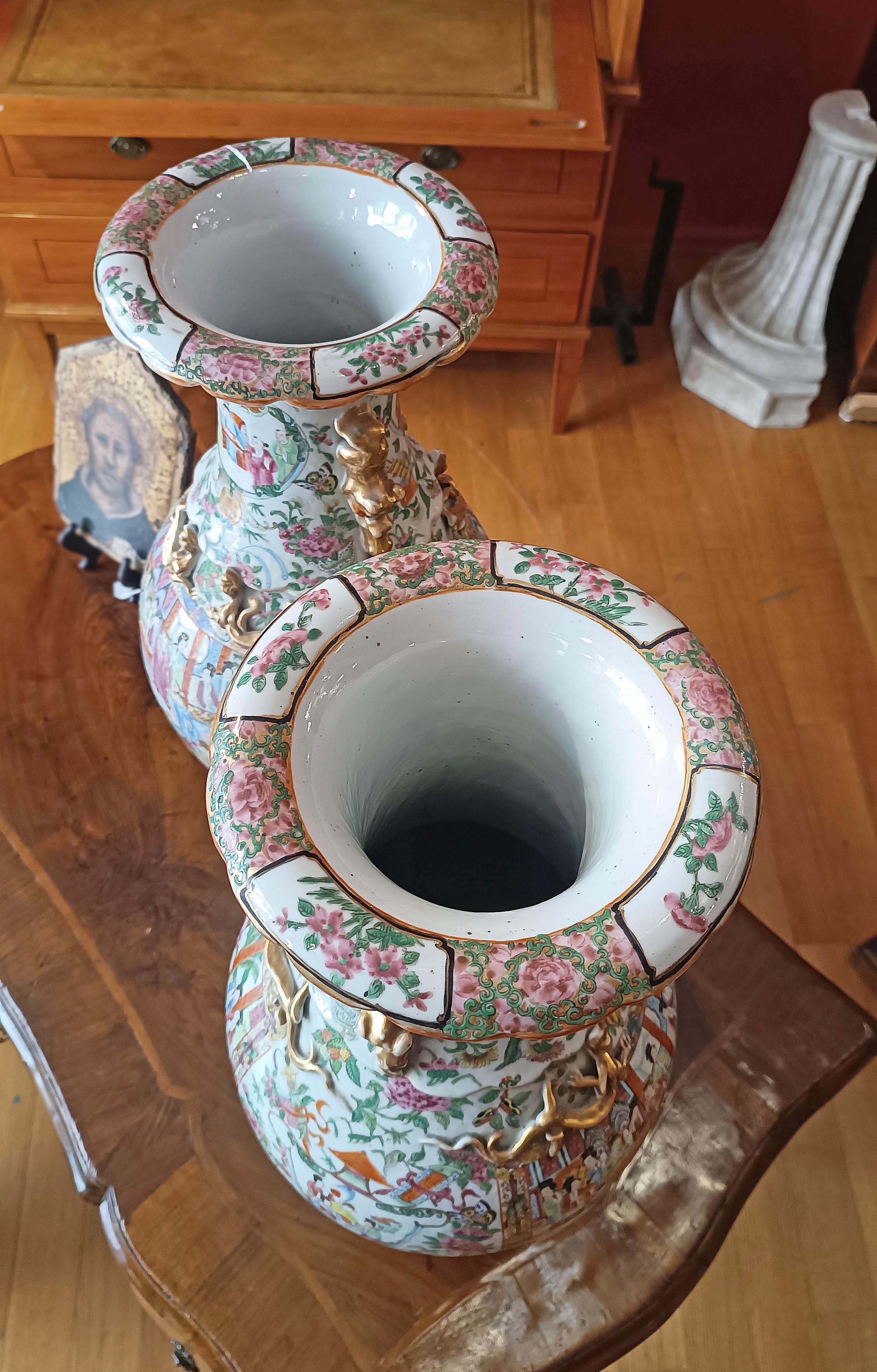 LATE 19th-EARLY 20th CENTURY PAIR OF LARGE CANTON VASES CHINA in vendita 1