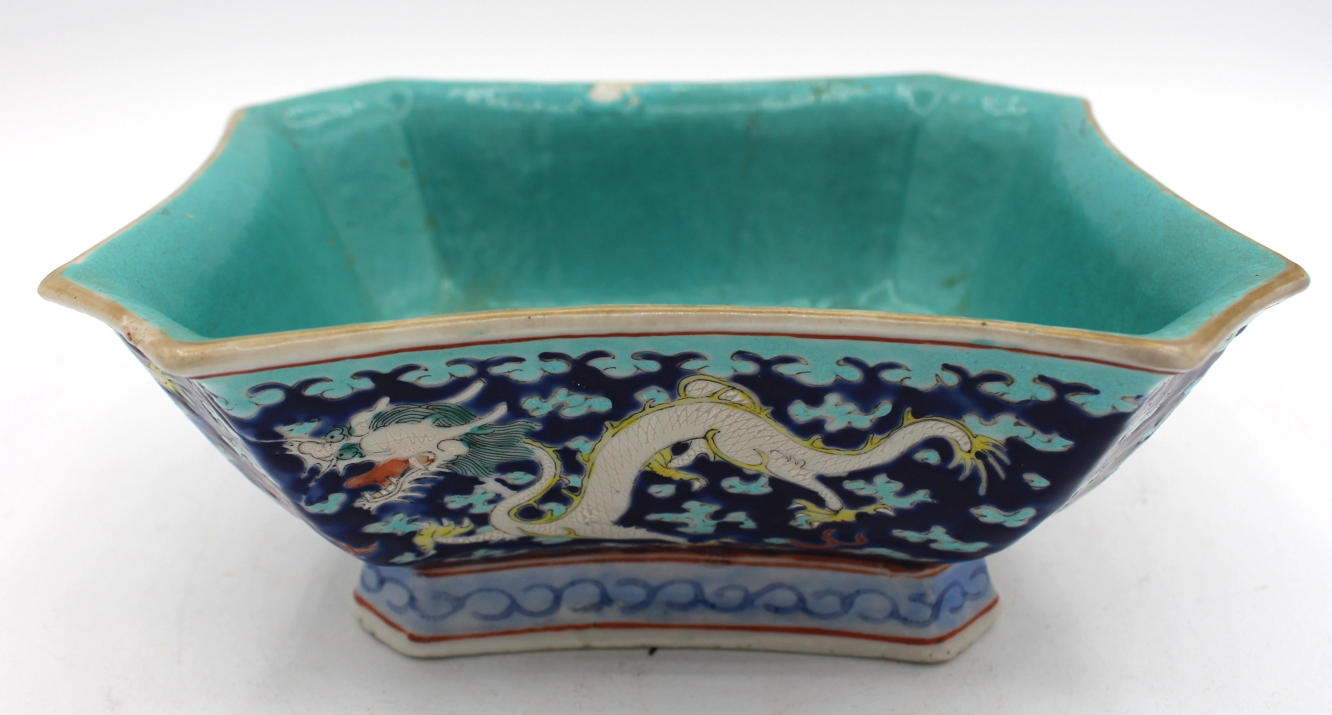 Enameled Late 19th-Early 20th Century Pair of Chinese Stacking Bowls For Sale