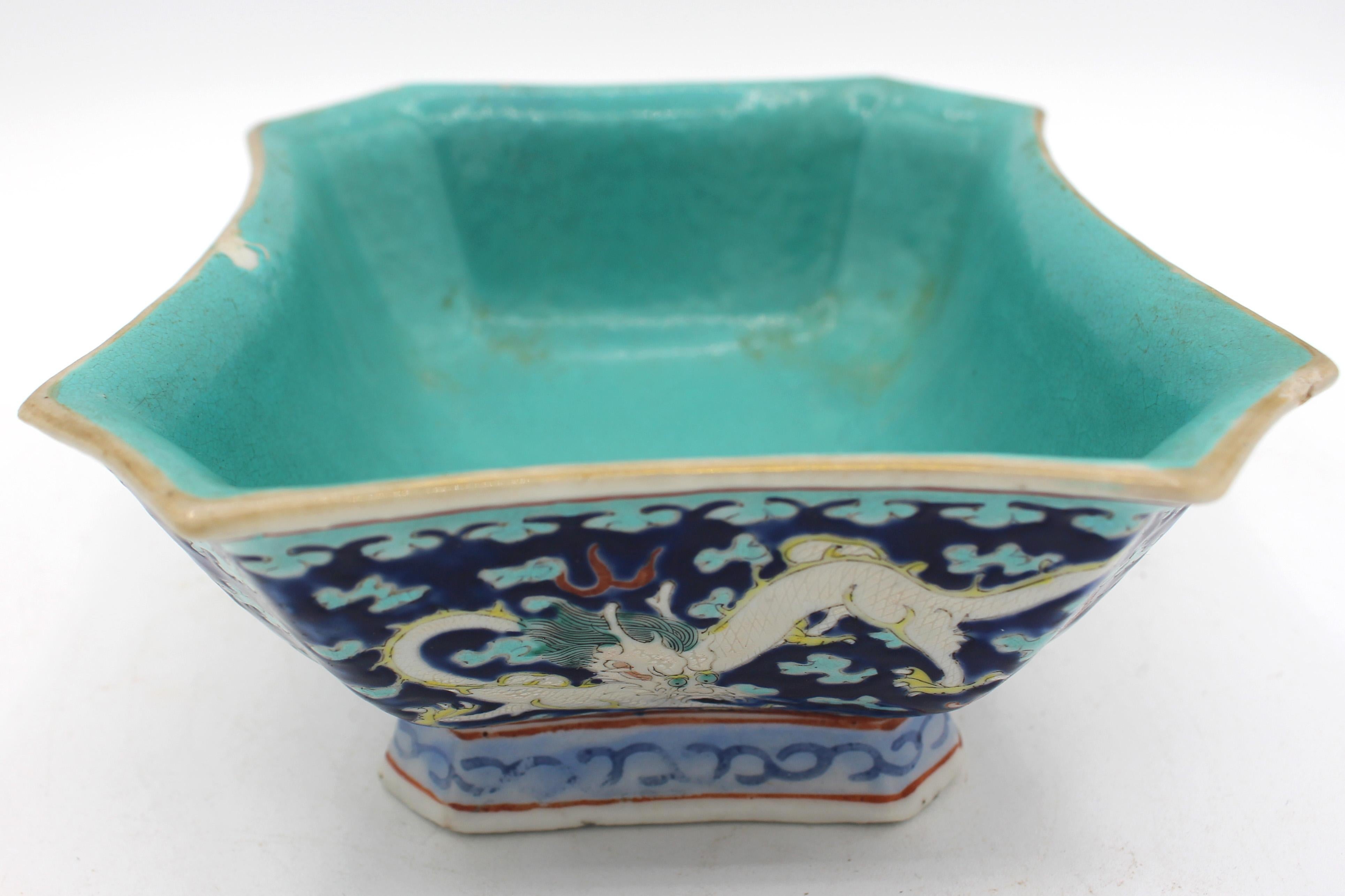 Late 19th-Early 20th Century Pair of Chinese Stacking Bowls In Good Condition For Sale In Chapel Hill, NC