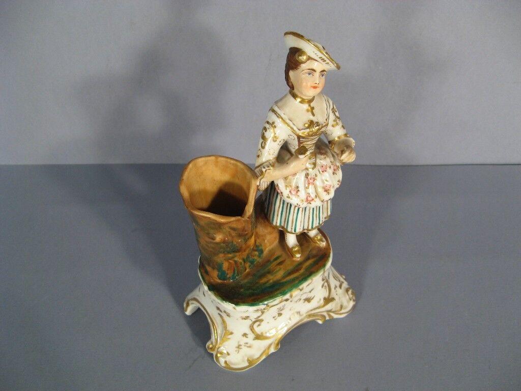 Late 19th/Early 20th Century Parisian Porcelain Match Holder with Female -1Y23 In Good Condition In Bordeaux, FR