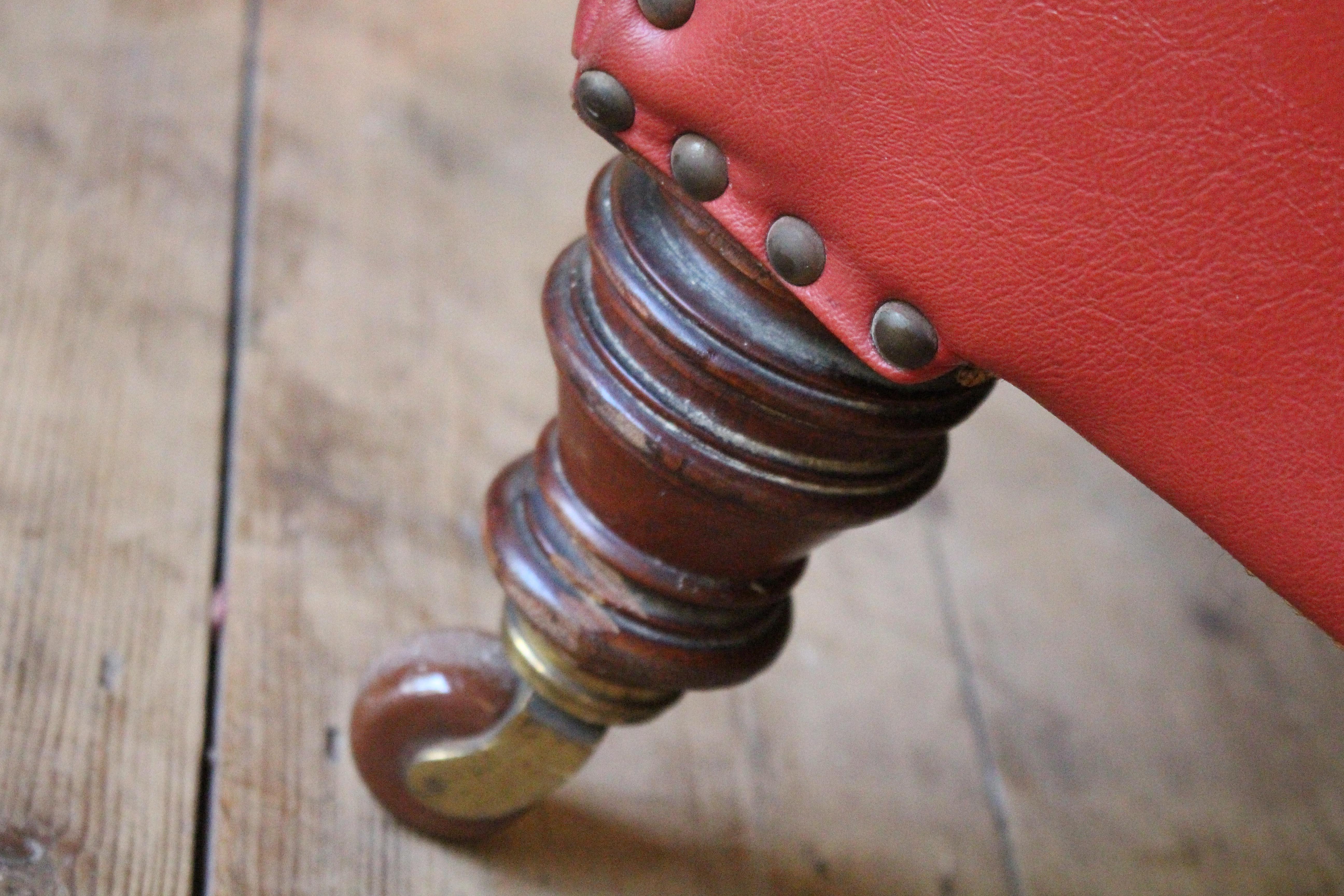 Ende 19. Anfang 20. Jahrhundert Rotes Leder Chesterfield Sofa Englisch Landhaus im Angebot 7