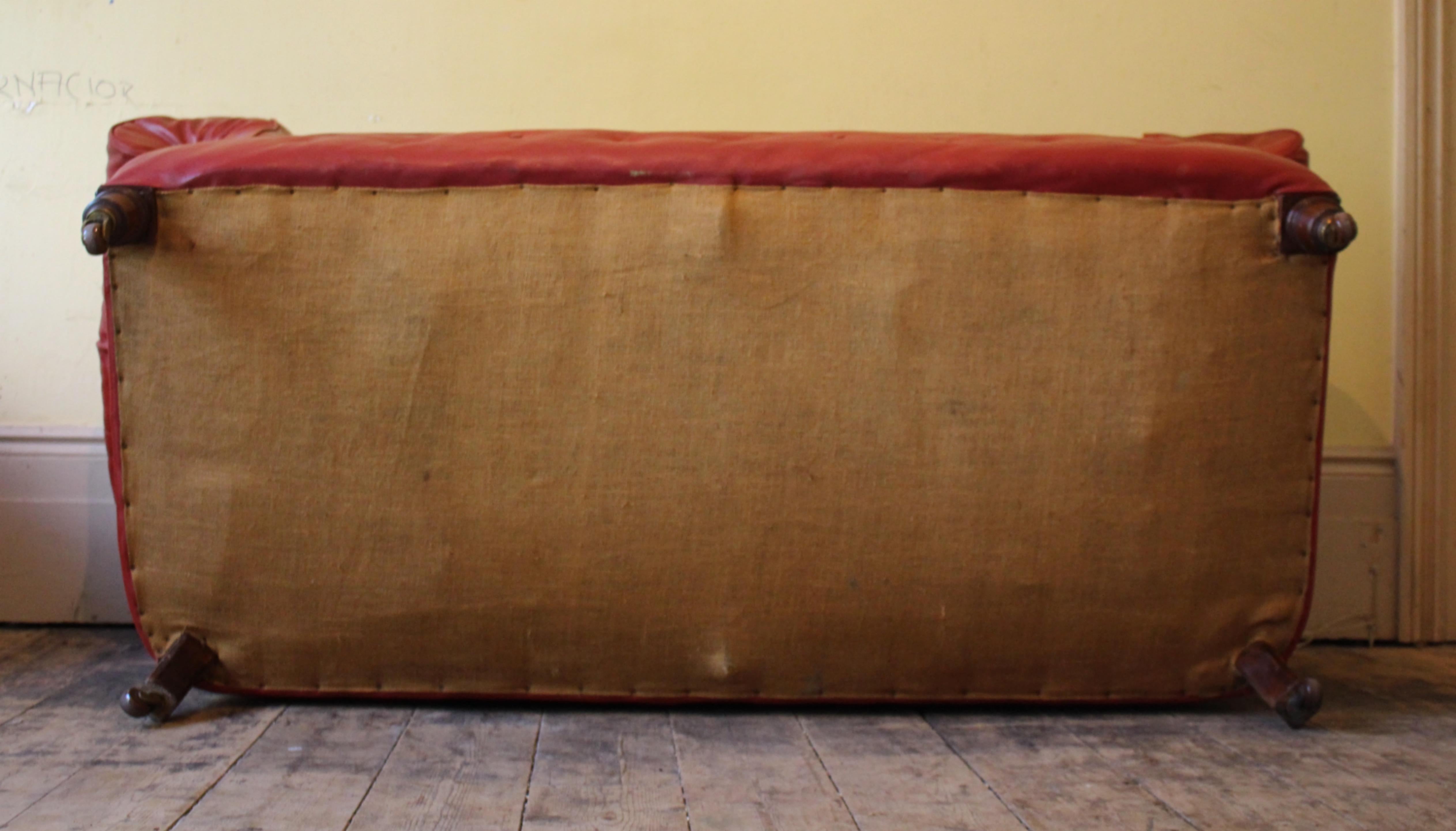 Ende 19. Anfang 20. Jahrhundert Rotes Leder Chesterfield Sofa Englisch Landhaus im Angebot 8