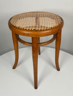 Tabouret de la fin du XIXe siècle et du début du XXe siècle attribué à Thonet