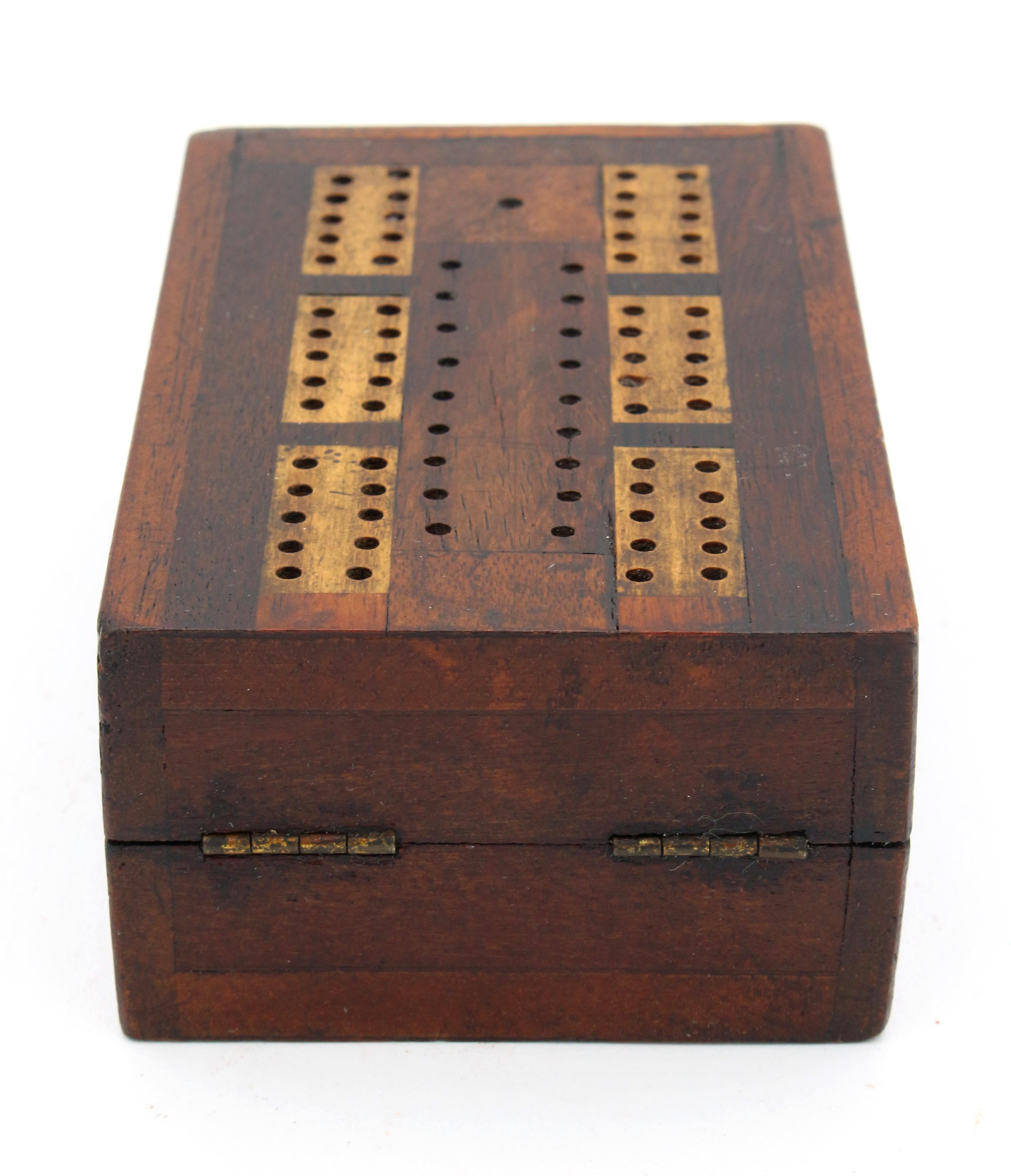 Late 19th-Early 20th Century Travel Folding Cribbage Board Box In Good Condition In Chapel Hill, NC