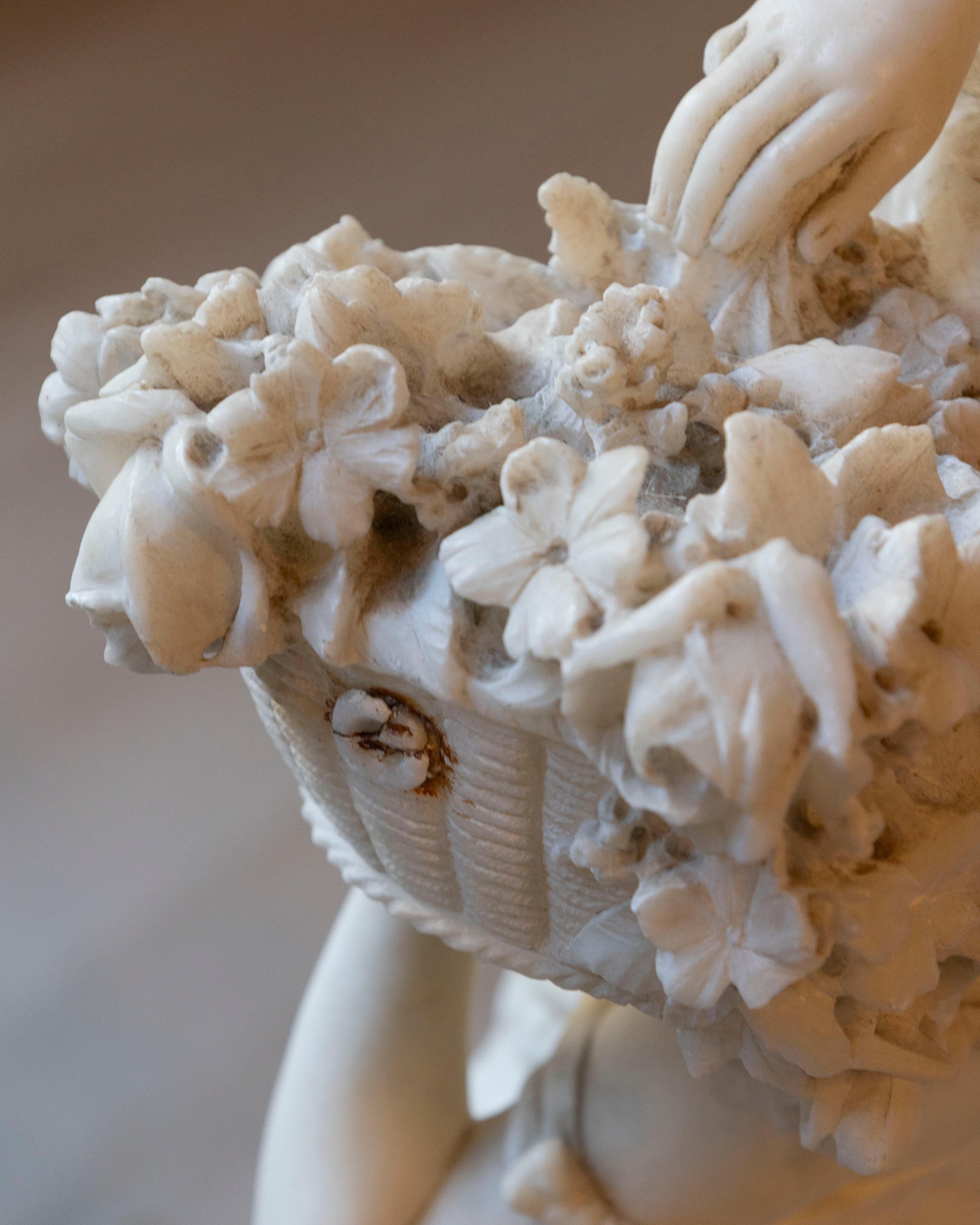 Figura di ragazza in fiore in alabastro di Volterra della fine del XIX secolo/inizio XX secolo in vendita 6