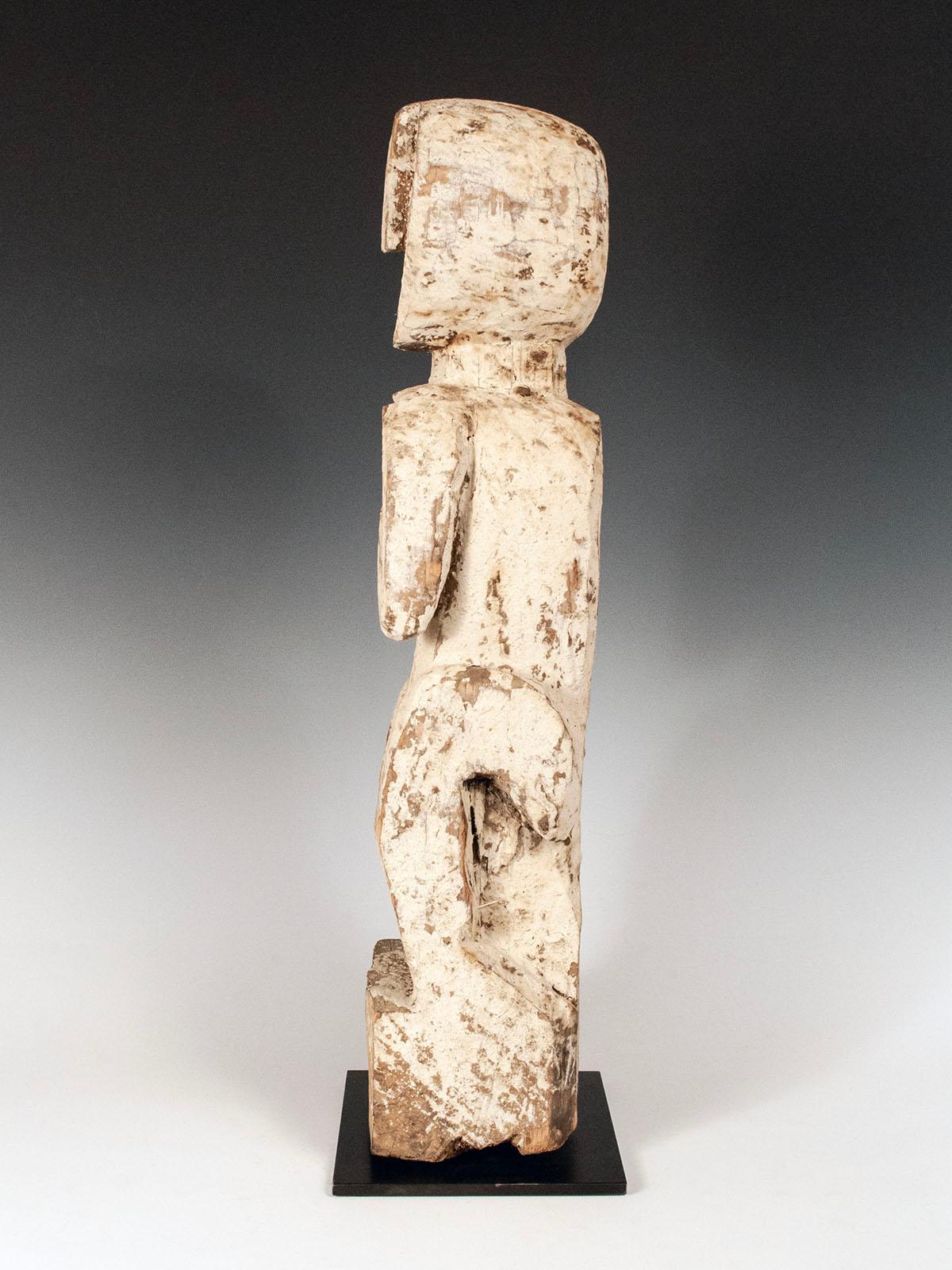 Late 19th/Early 20th Century White Tribal Wood Figure for Protection, Nepal In Good Condition For Sale In Point Richmond, CA