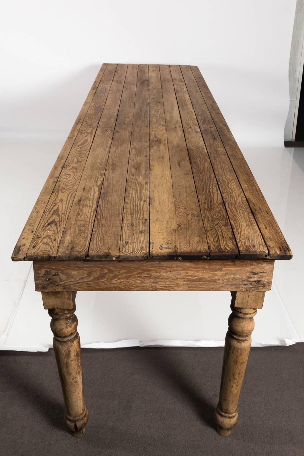 Late 19th English Century Rustic Pine Board Farm Table In Good Condition In Stamford, CT