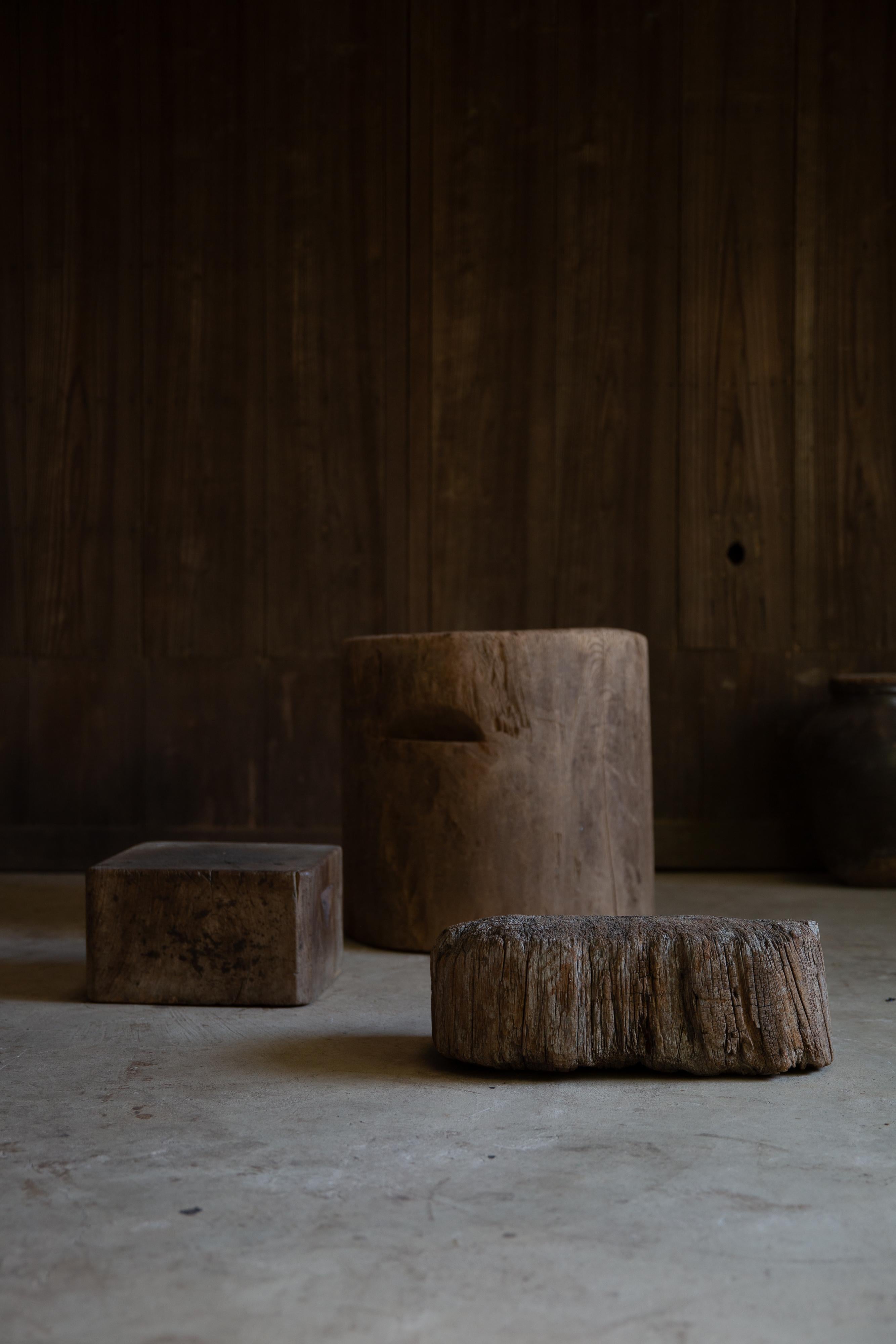 Primitivo Tardo 19° Giapponese Antico espositore in legno wabi sabi pezzo d'arte decorativo Dai in vendita