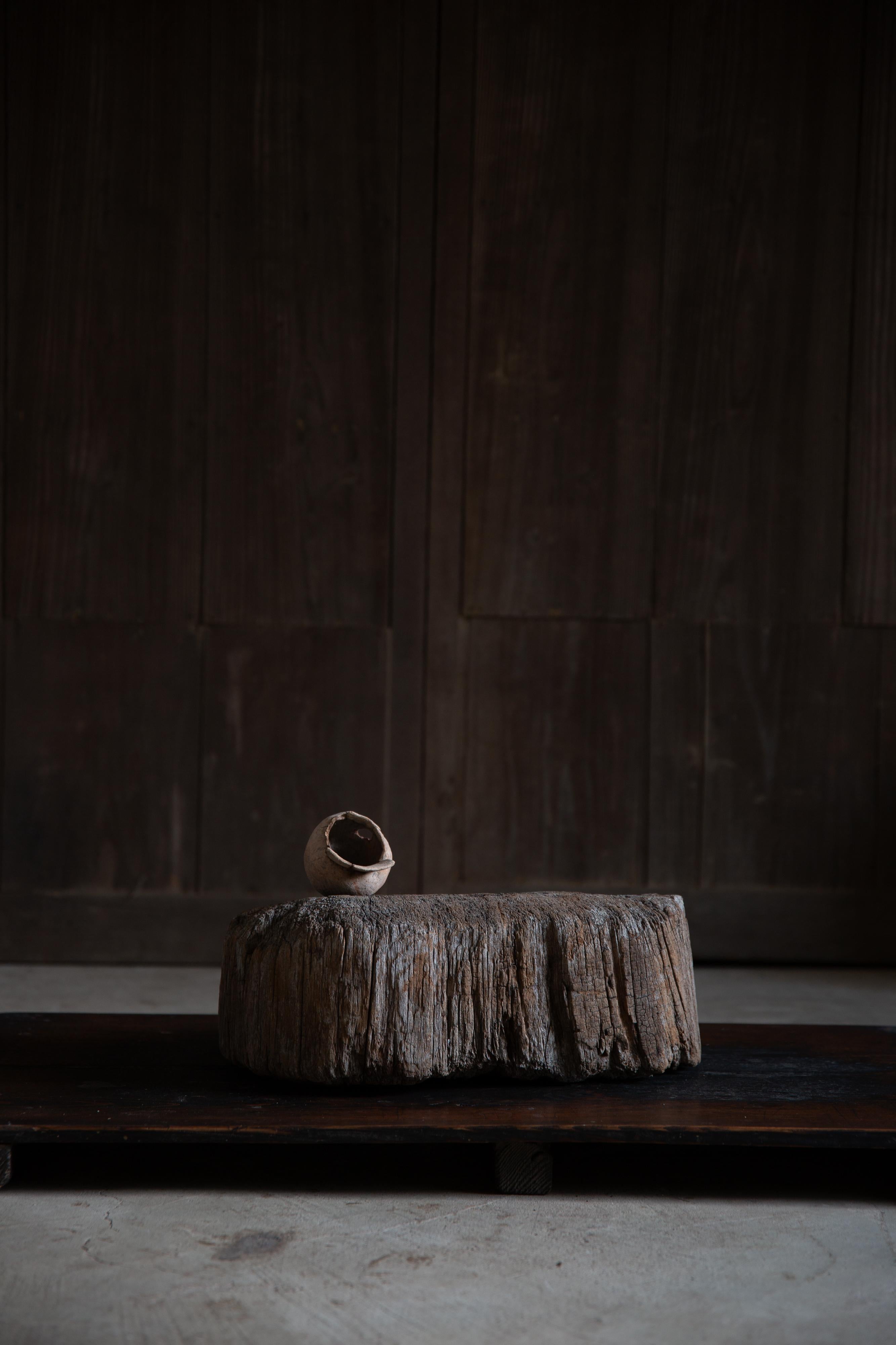 Fatto a mano Tardo 19° Giapponese Antico espositore in legno wabi sabi pezzo d'arte decorativo Dai in vendita