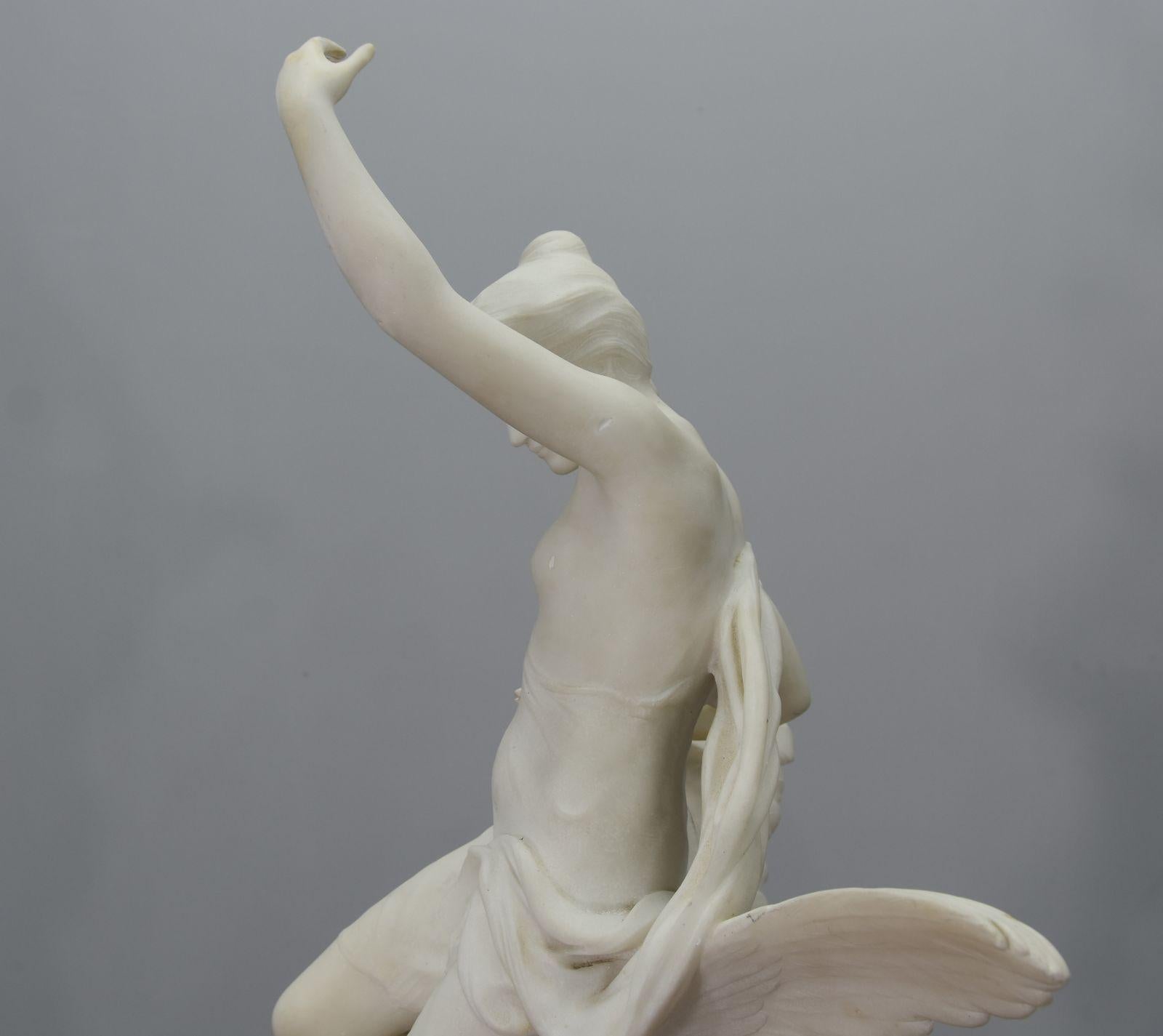 Sculpture en marbre représentant Jupiter et Hébé par Émile Louis Picault 10