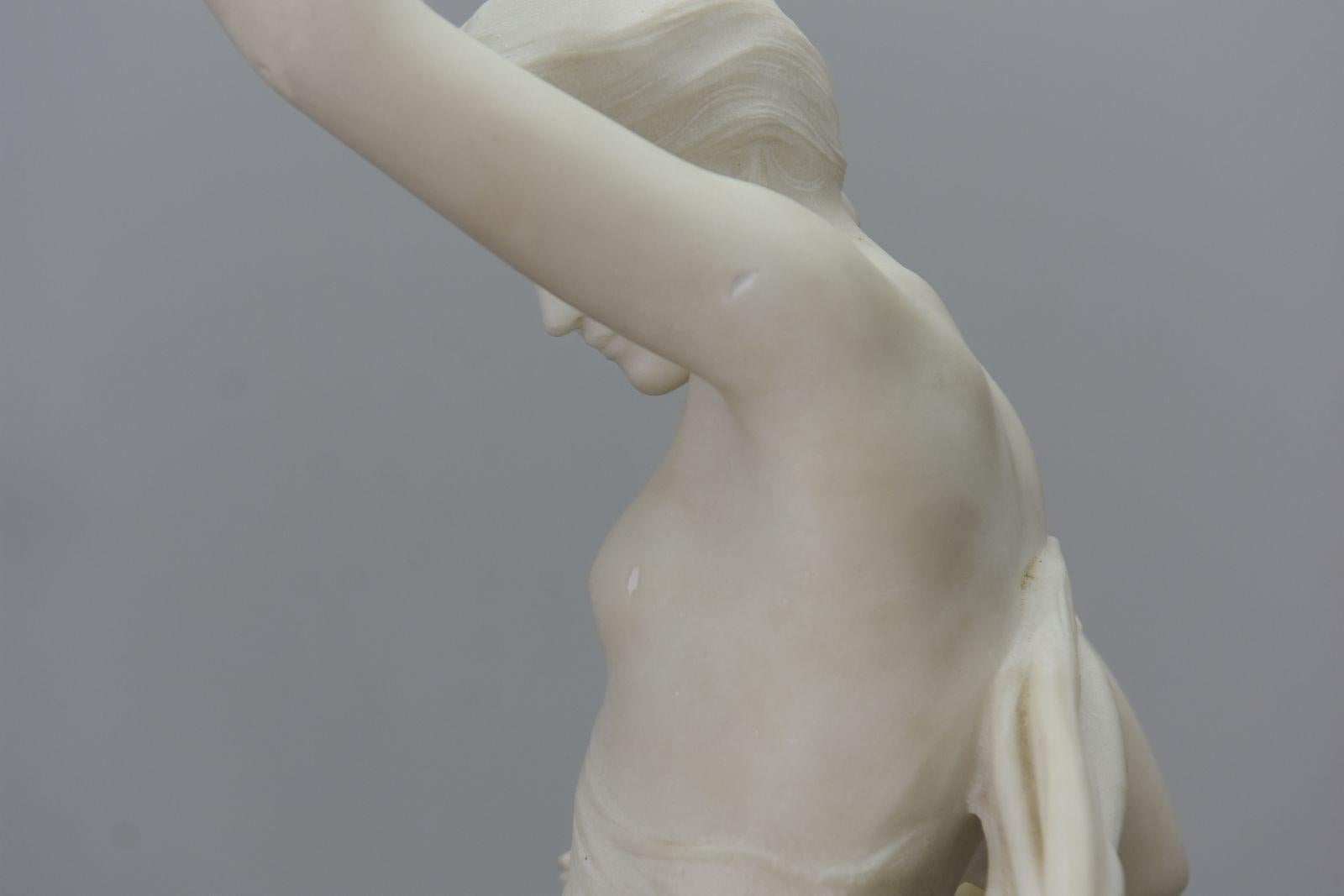 Sculpture en marbre représentant Jupiter et Hébé par Émile Louis Picault 11