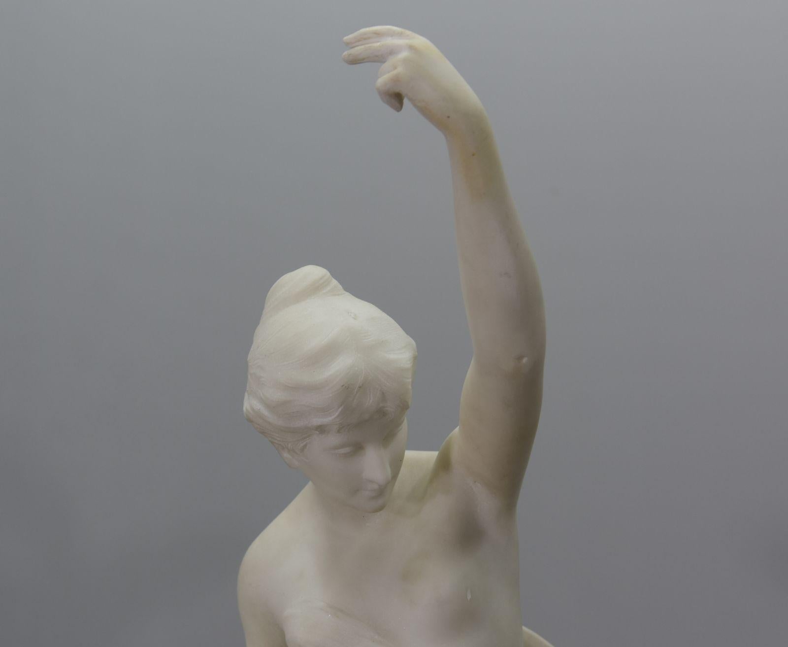 Sculpture en marbre représentant Jupiter et Hébé par Émile Louis Picault Bon état à Marseille, FR