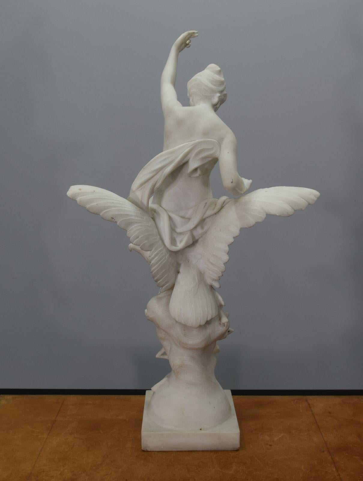 Marbre de Carrare Sculpture en marbre représentant Jupiter et Hébé par Émile Louis Picault